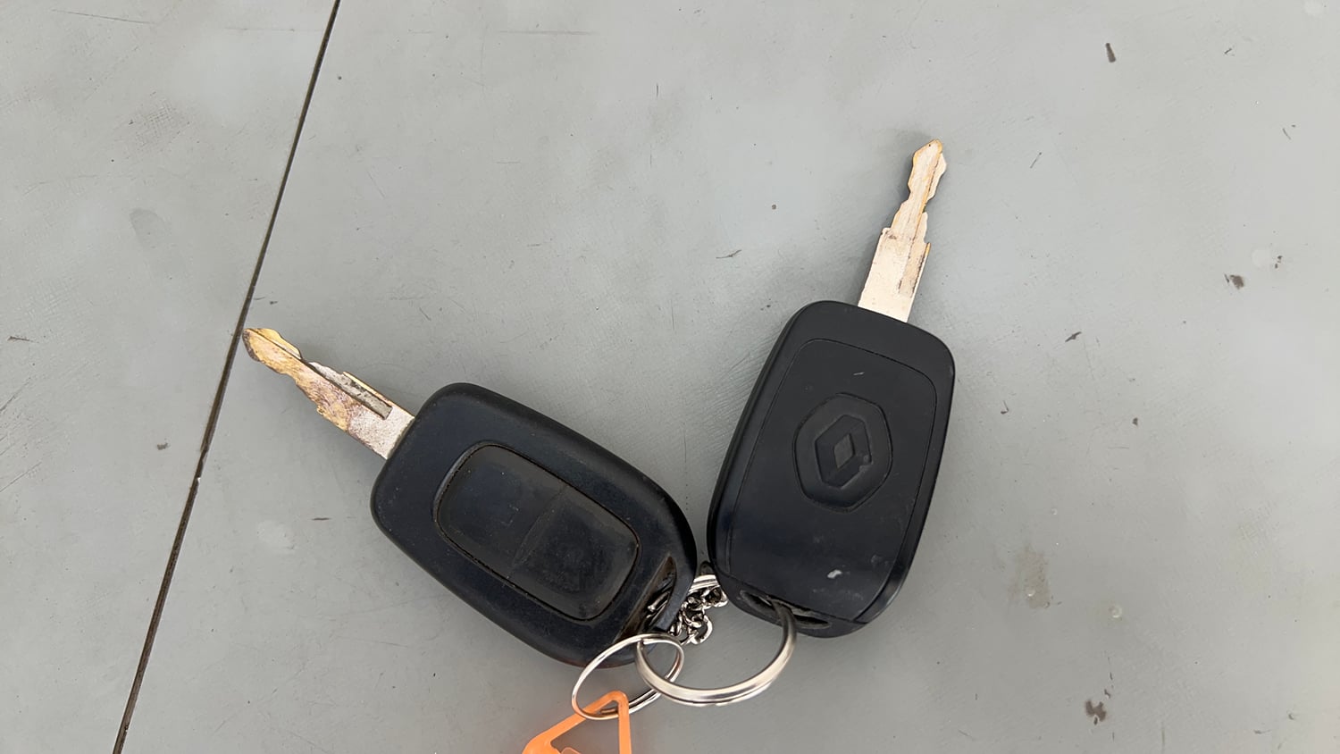 Used 2017 Renault Kwid CLIMBER 1.0 Petrol Manual extra CAR KEY VIEW