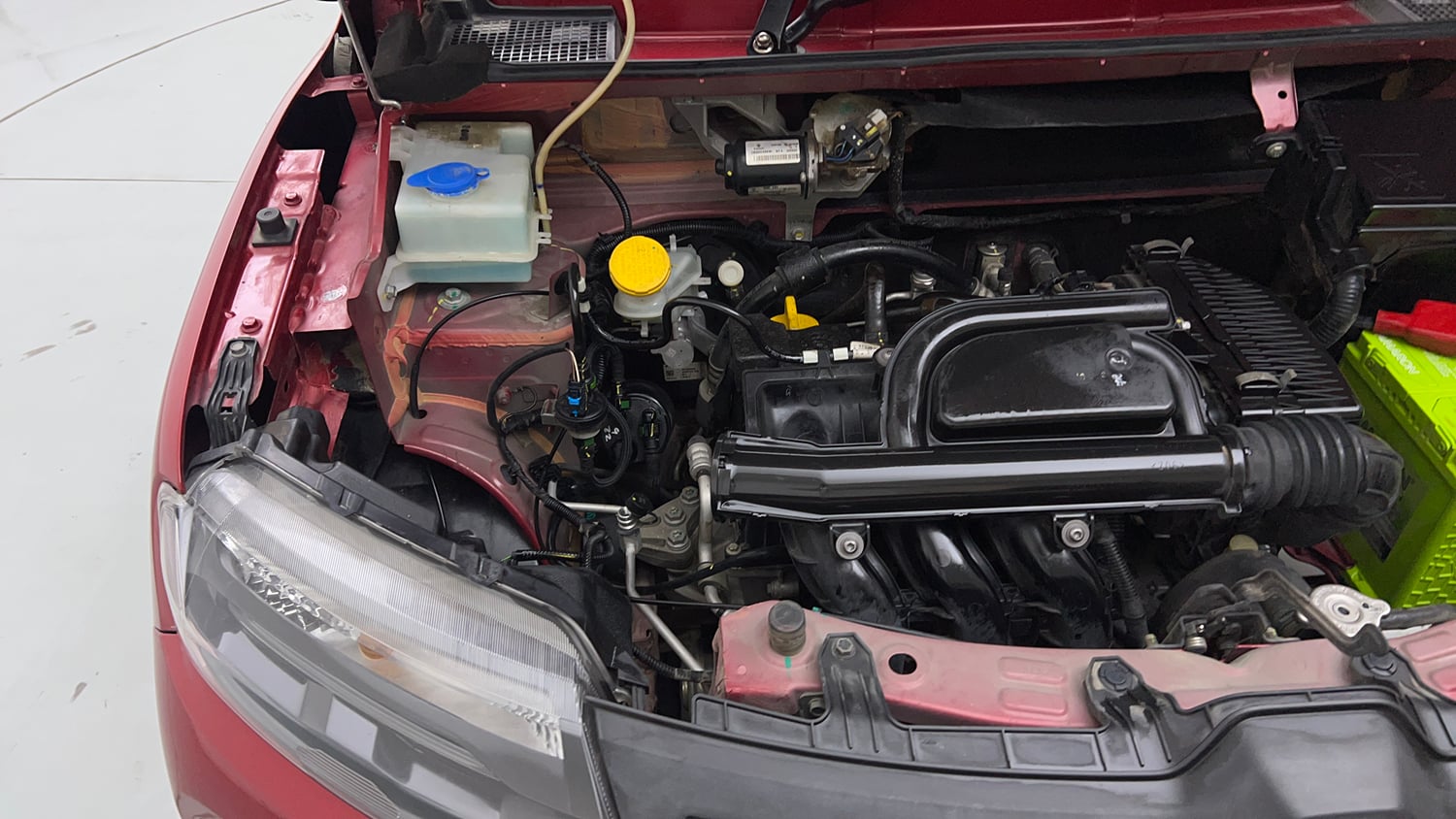 Used 2022 Renault Kwid RXT 1.0 AMT Petrol Automatic engine ENGINE RIGHT SIDE VIEW