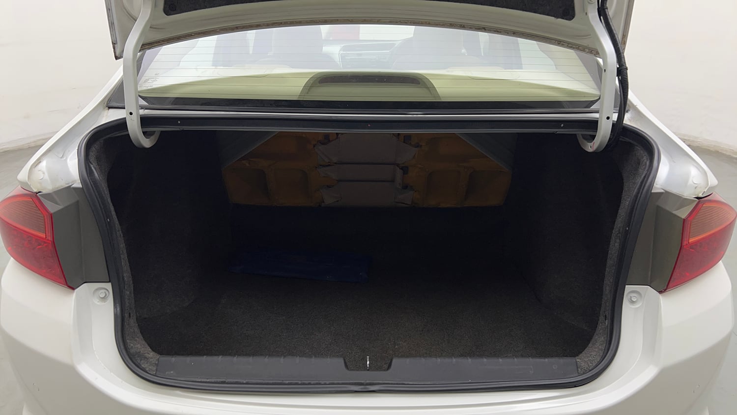 Used 2021 Honda City 4th Generation SV Petrol Petrol Manual interior DICKY INSIDE VIEW