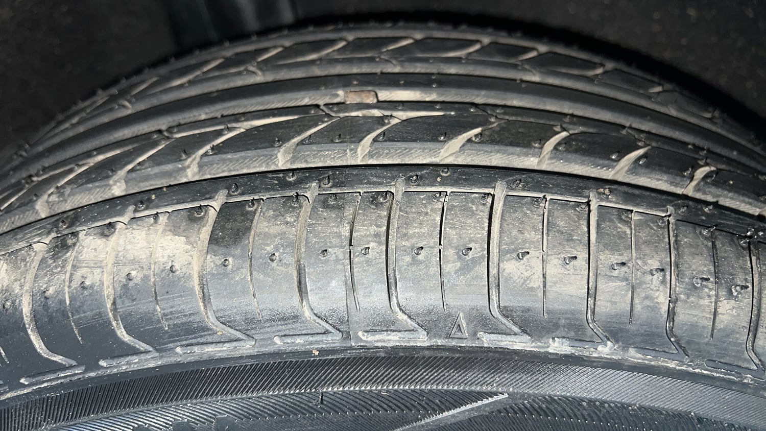 Used 2018 Maruti Suzuki Baleno Delta 1.2 Petrol Manual tyres RIGHT REAR TYRE TREAD VIEW
