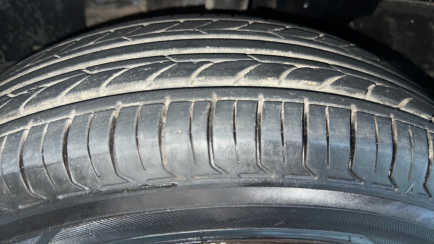Used 2020 Renault Kwid CLIMBER 1.0 AMT Opt Petrol Automatic tyres LEFT FRONT TYRE TREAD VIEW
