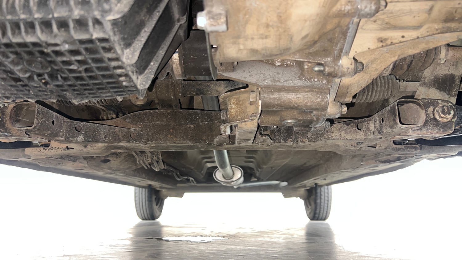 Used 2016 Renault Kwid RXT Petrol Manual extra FRONT LEFT UNDERBODY VIEW