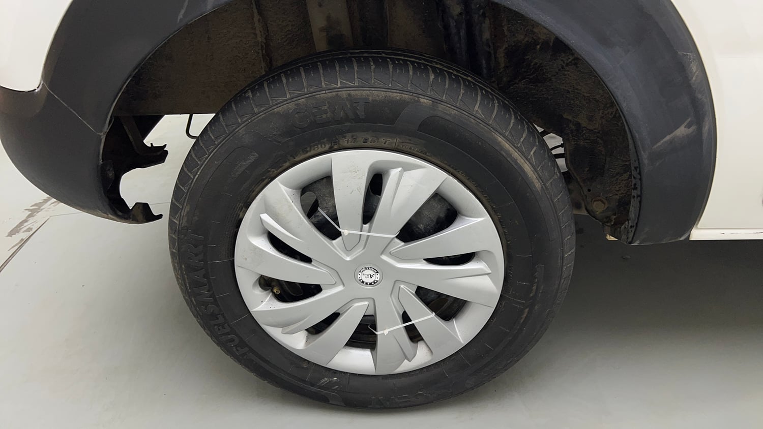 Used 2022 Renault Triber RXE Petrol Manual tyres RIGHT REAR TYRE RIM VIEW