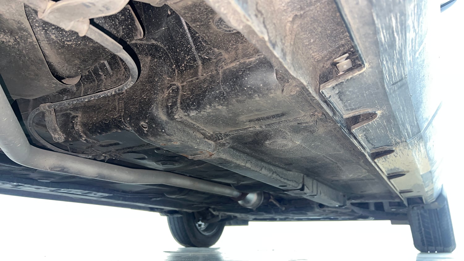Used 2023 Hyundai Exter SX (O) 1.2 MT Petrol Manual extra REAR RIGHT UNDERBODY VIEW