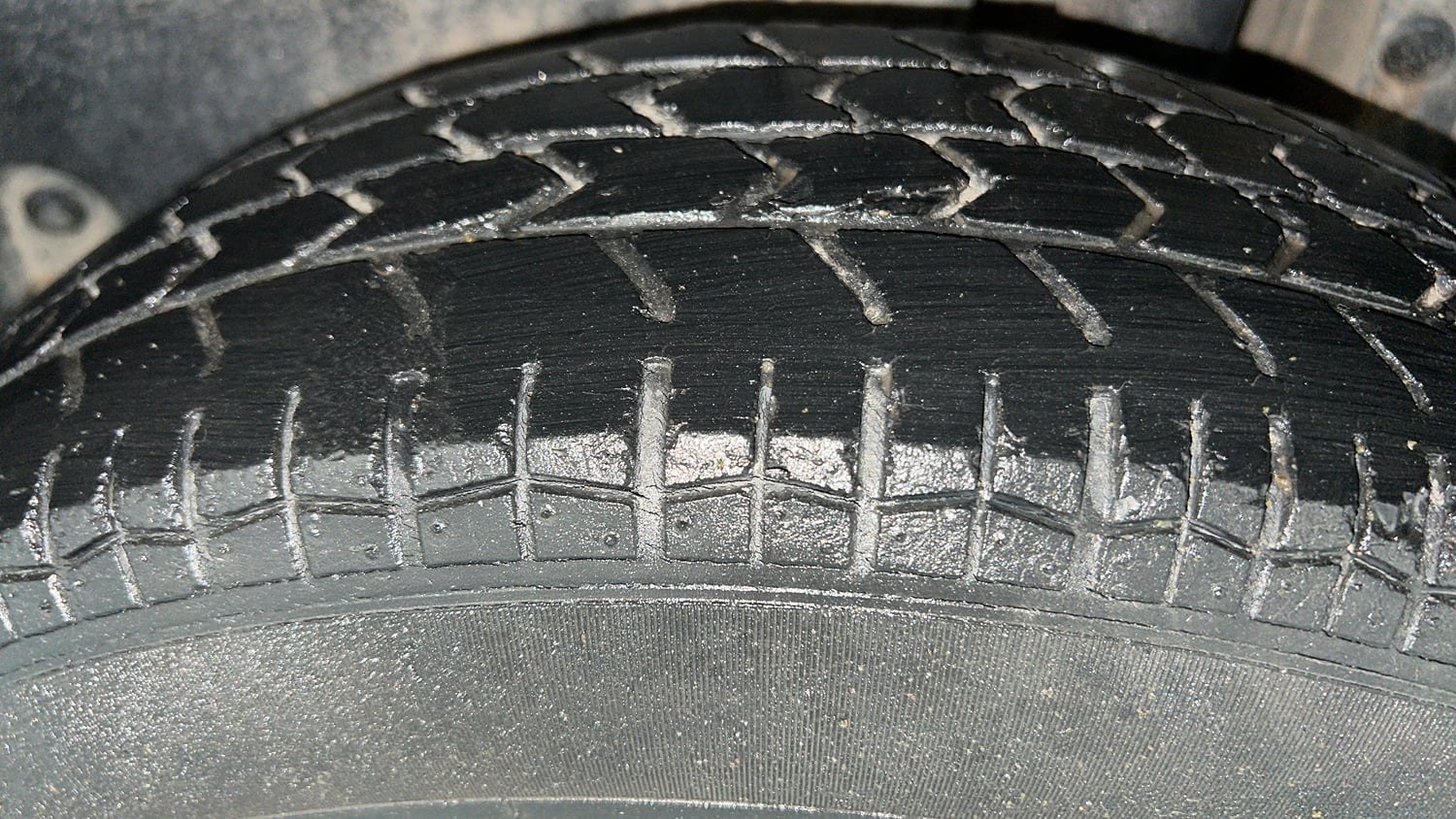 Used 2013 Maruti Suzuki Swift VXi Petrol Manual tyres LEFT REAR TYRE TREAD VIEW