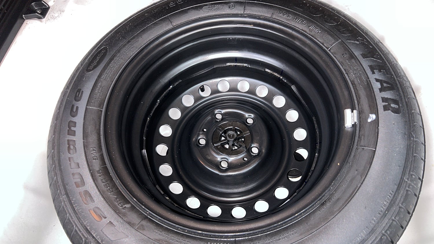 Used 2022 Kia Sonet GTX Plus 1.5 AT Diesel Automatic tyres SPARE TYRE VIEW
