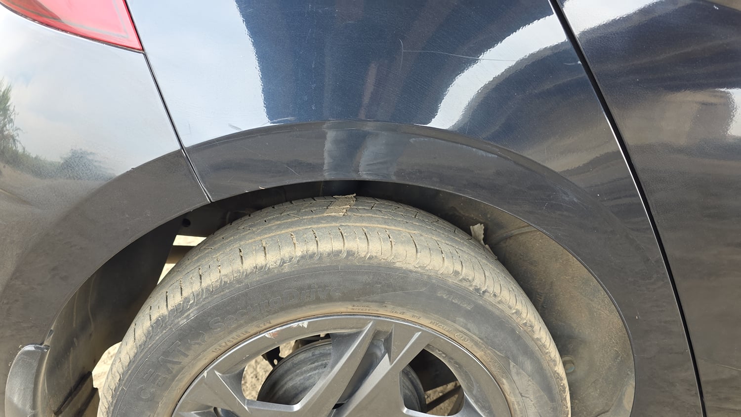 Used 2023 Hyundai New i20 Sportz 1.2 IVT Petrol Automatic tyres RIGHT REAR TYRE TREAD VIEW