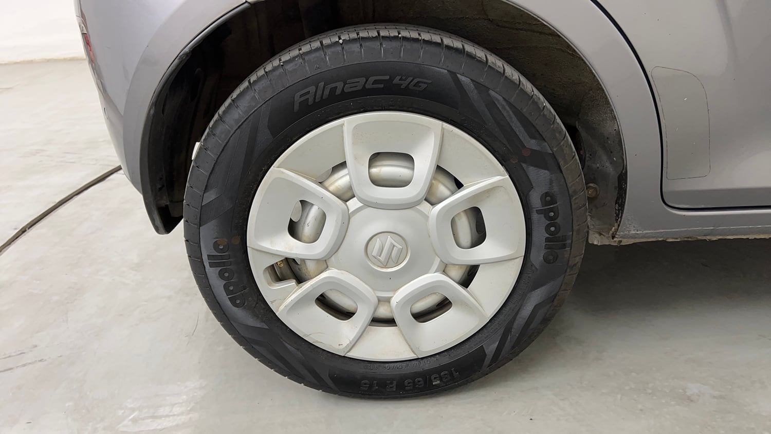 Used 2021 Maruti Suzuki Ignis Sigma 1.2 MT Petrol Manual tyres RIGHT REAR TYRE RIM VIEW