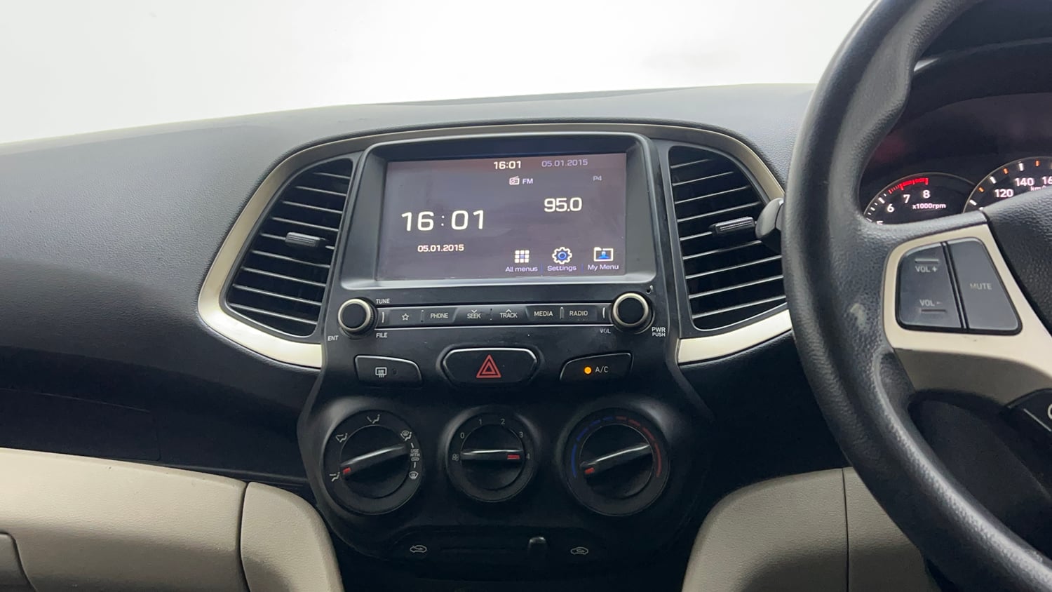 Used 2020 Hyundai Santro Asta Petrol Manual interior MUSIC SYSTEM & AC CONTROL VIEW