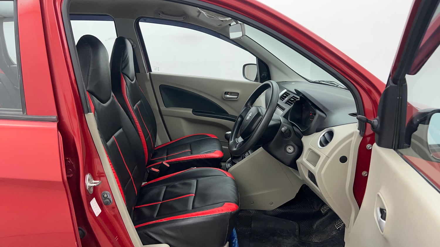 Used 2015 Maruti Suzuki Celerio VXi Petrol Manual interior RIGHT SIDE FRONT DOOR CABIN VIEW