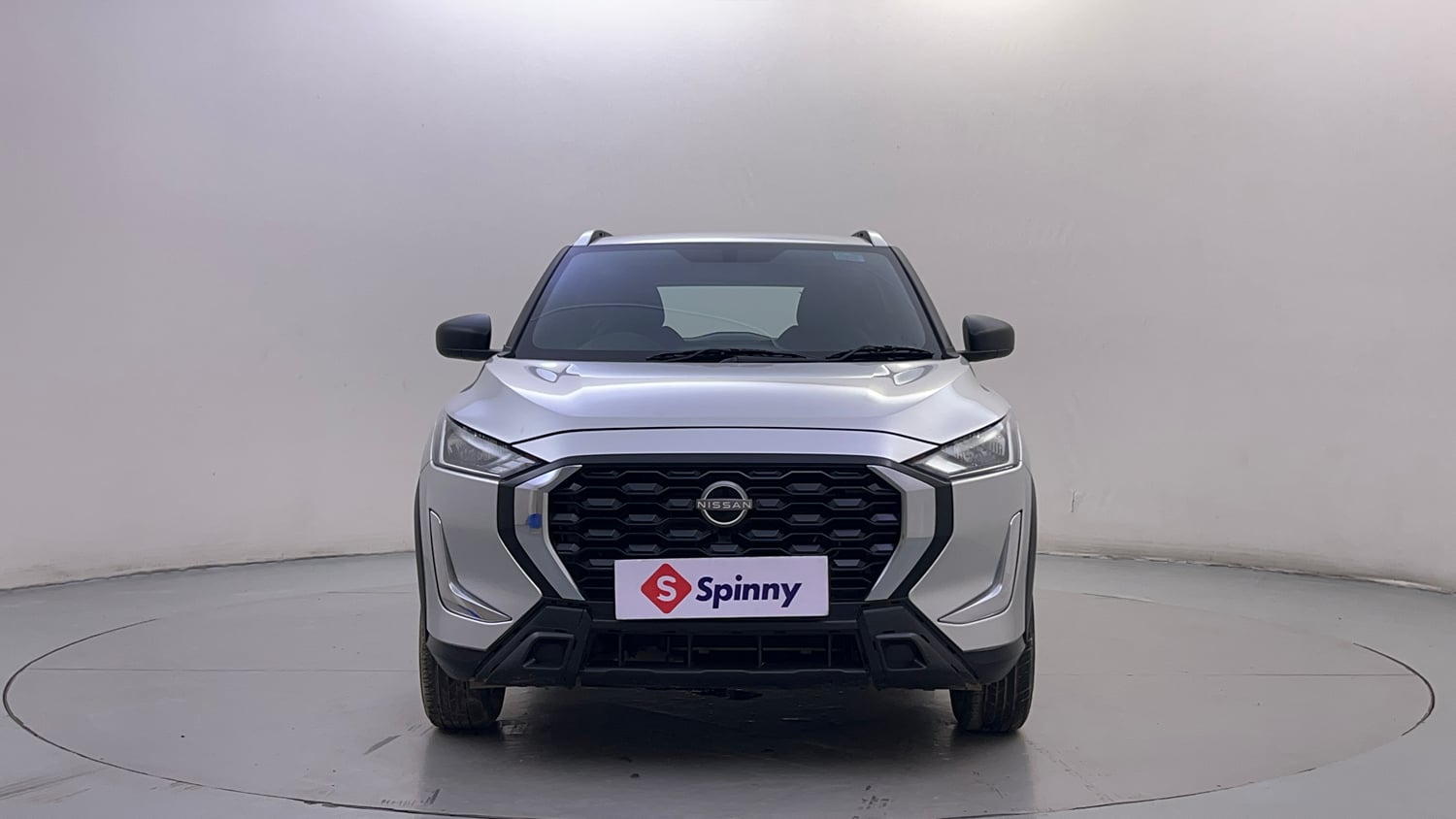 Used 2025 Nissan Magnite Visia B4D 1.0 Petrol AMT Petrol Automatic exterior FRONT VIEW