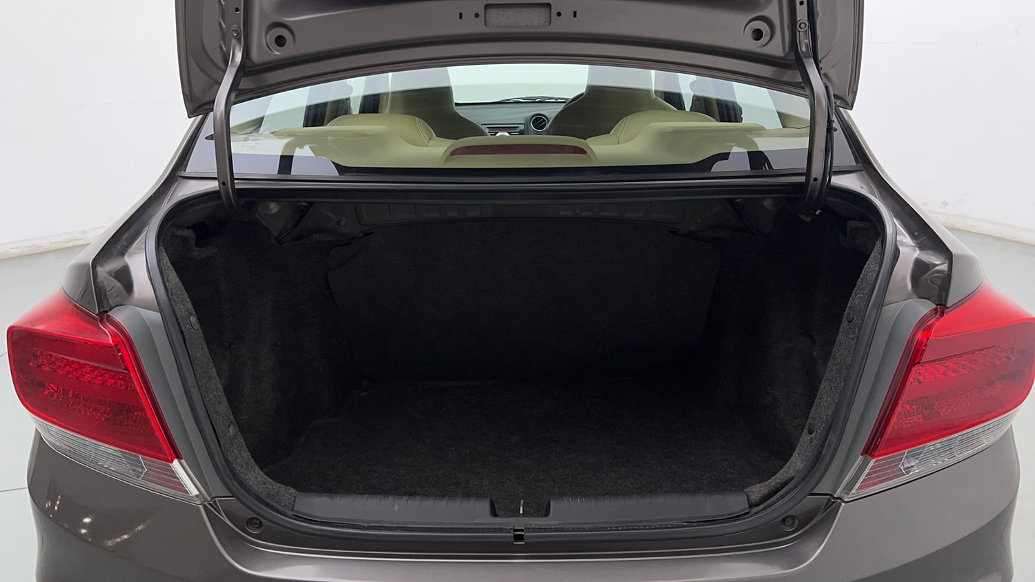 Used 2016 Honda Amaze 1.2 S i-VTEC Petrol Manual interior DICKY INSIDE VIEW