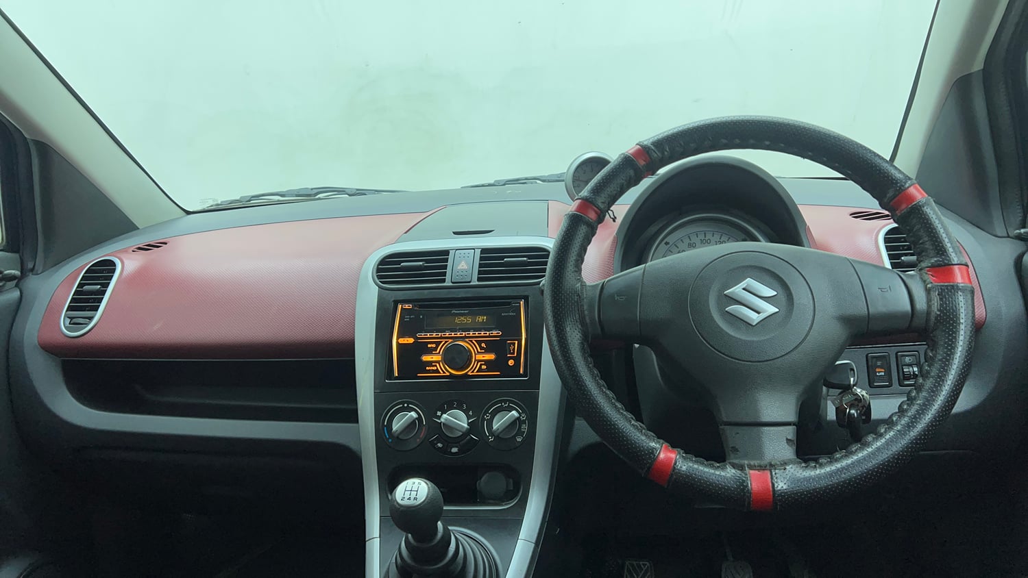 Used 2014 Maruti Suzuki Ritz Vxi BS-IV Petrol Manual interior DASHBOARD VIEW