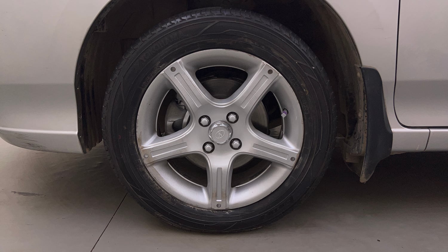 Used 2012 Honda City 1.5 E MT Petrol Manual tyres LEFT FRONT TYRE RIM VIEW