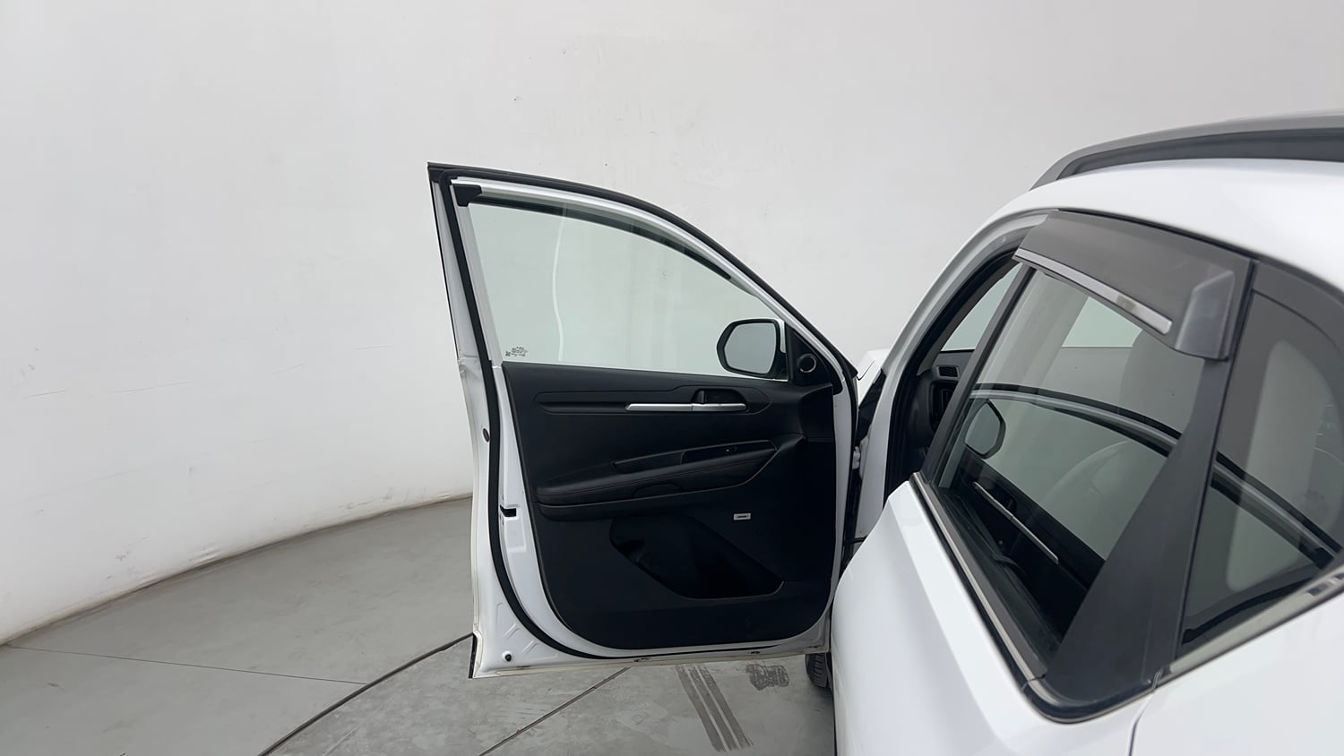 Used 2022 Kia Sonet GTX Plus 1.5 AT Diesel Automatic interior LEFT FRONT DOOR OPEN VIEW