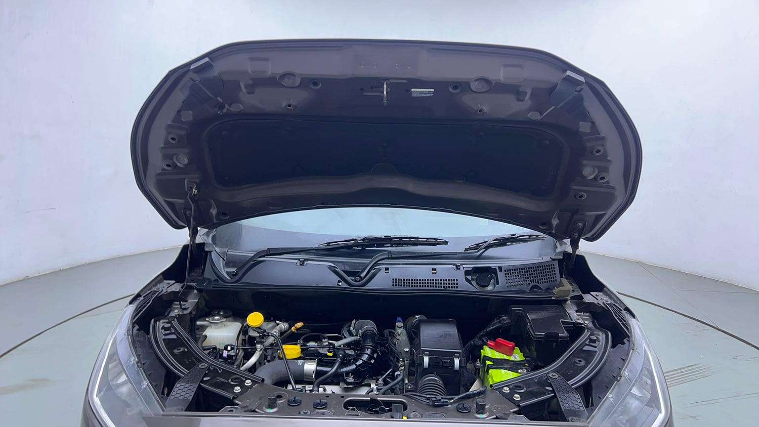 Used 2022 Nissan Magnite XV Turbo CVT Petrol Automatic engine ENGINE & BONNET OPEN FRONT VIEW