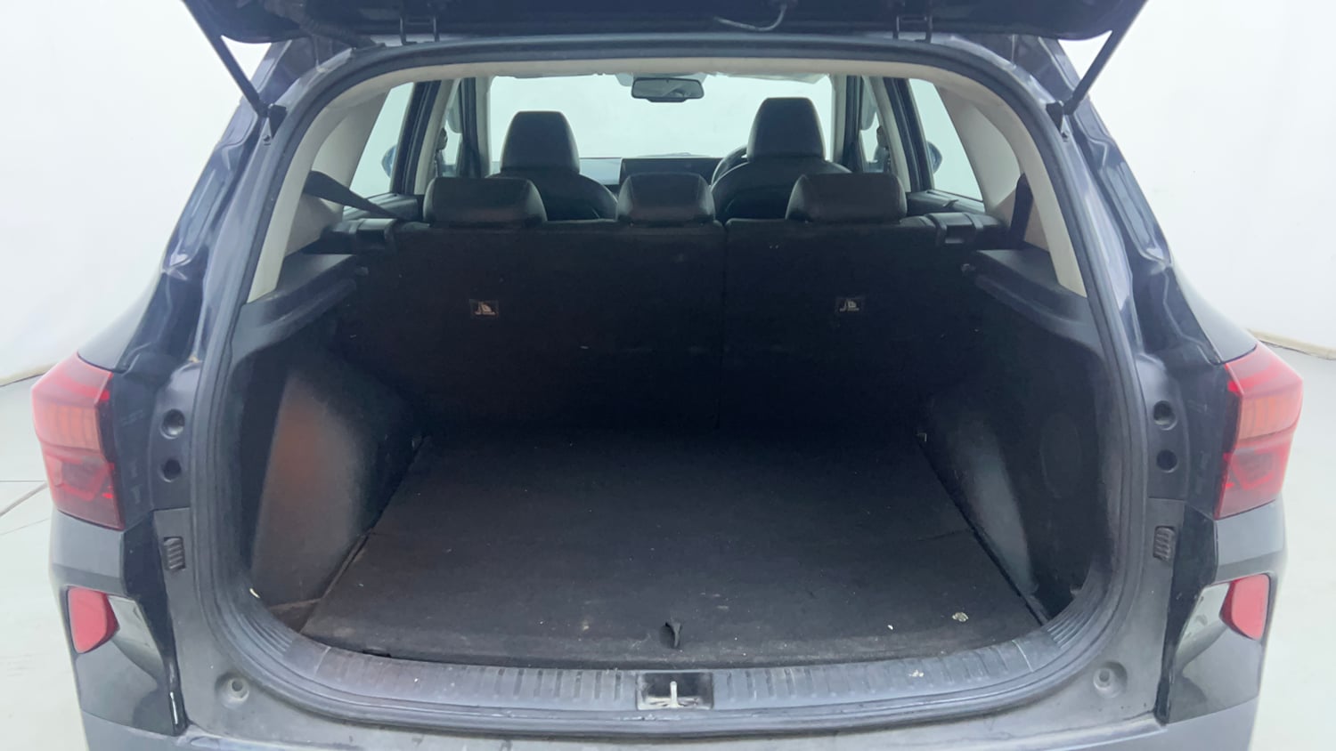 Used 2021 Kia Seltos GTX Plus 1.4 Petrol Manual interior DICKY INSIDE VIEW