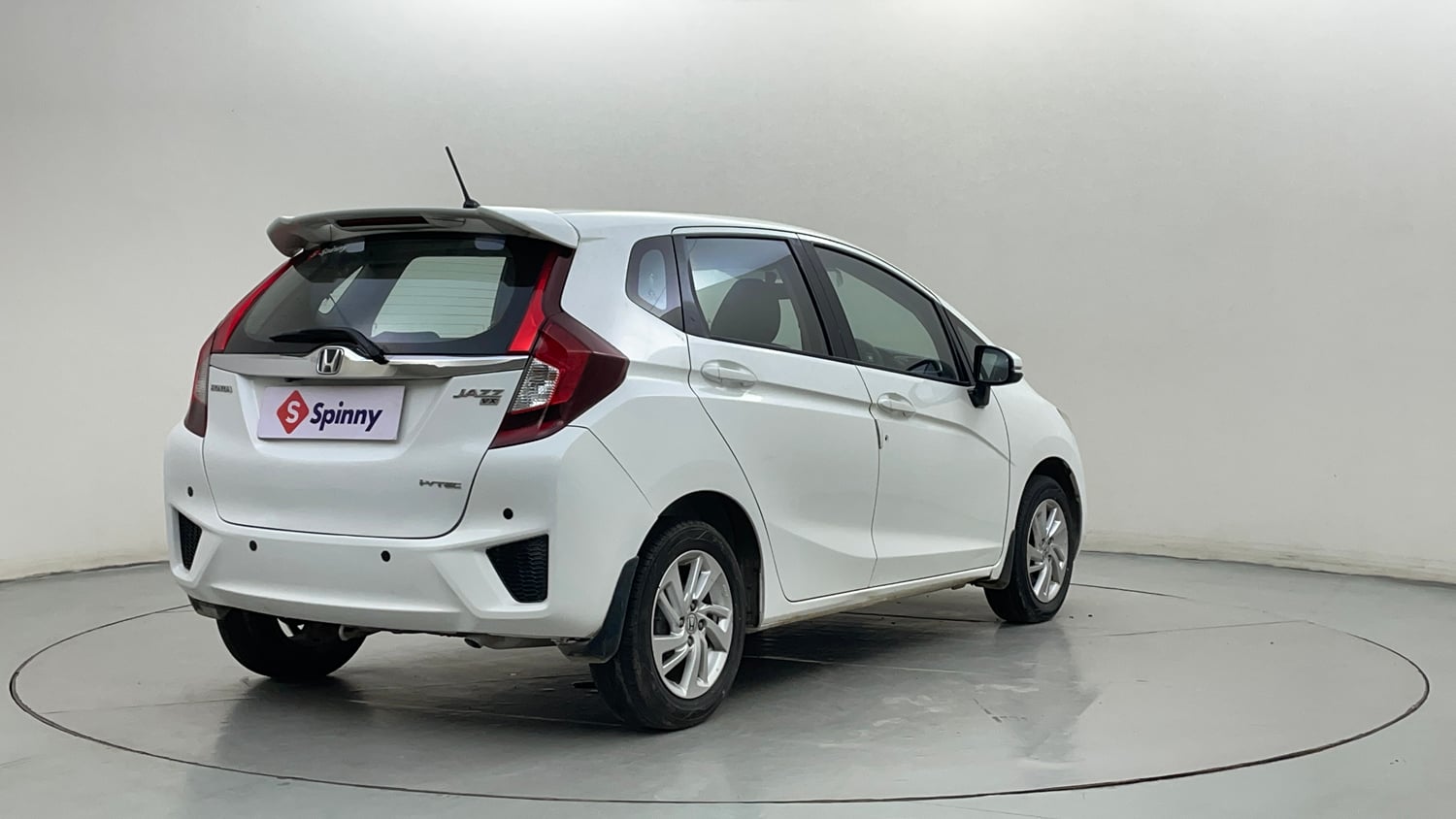 Used 2016 Honda Jazz VX Petrol Petrol Manual exterior RIGHT REAR CORNER VIEW