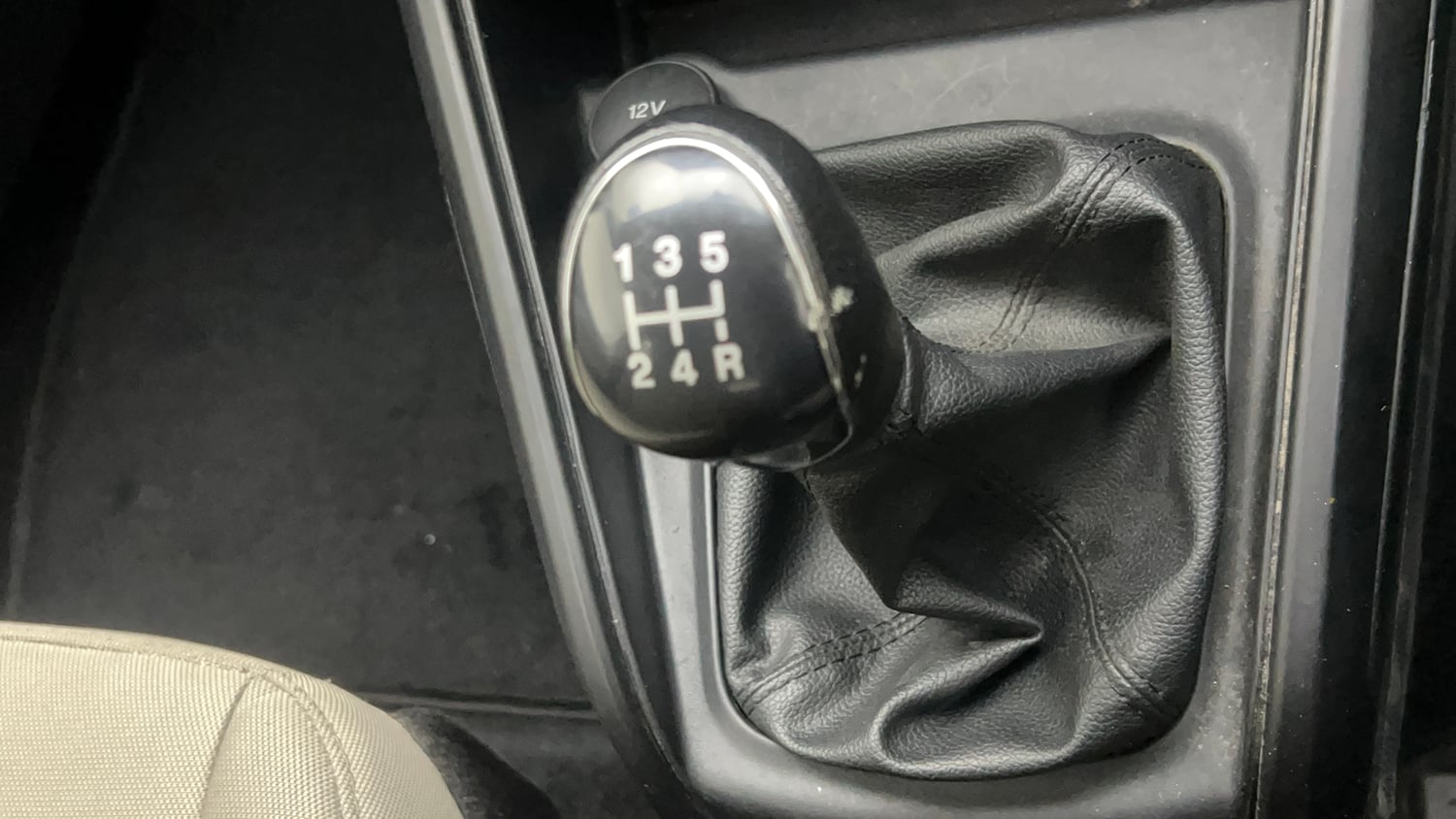 Used 2021 Ford EcoSport Trend 1.5L Ti-VCT Petrol Manual interior GEAR  KNOB VIEW
