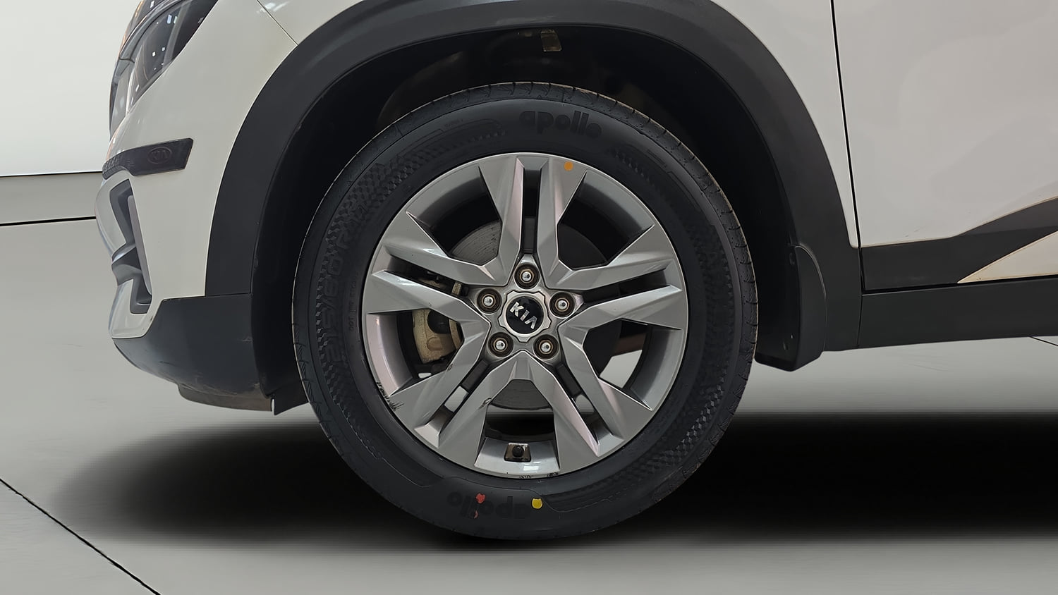 Used 2020 Kia Seltos HTX IVT 1.5 Petrol Automatic tyres LEFT FRONT TYRE RIM VIEW