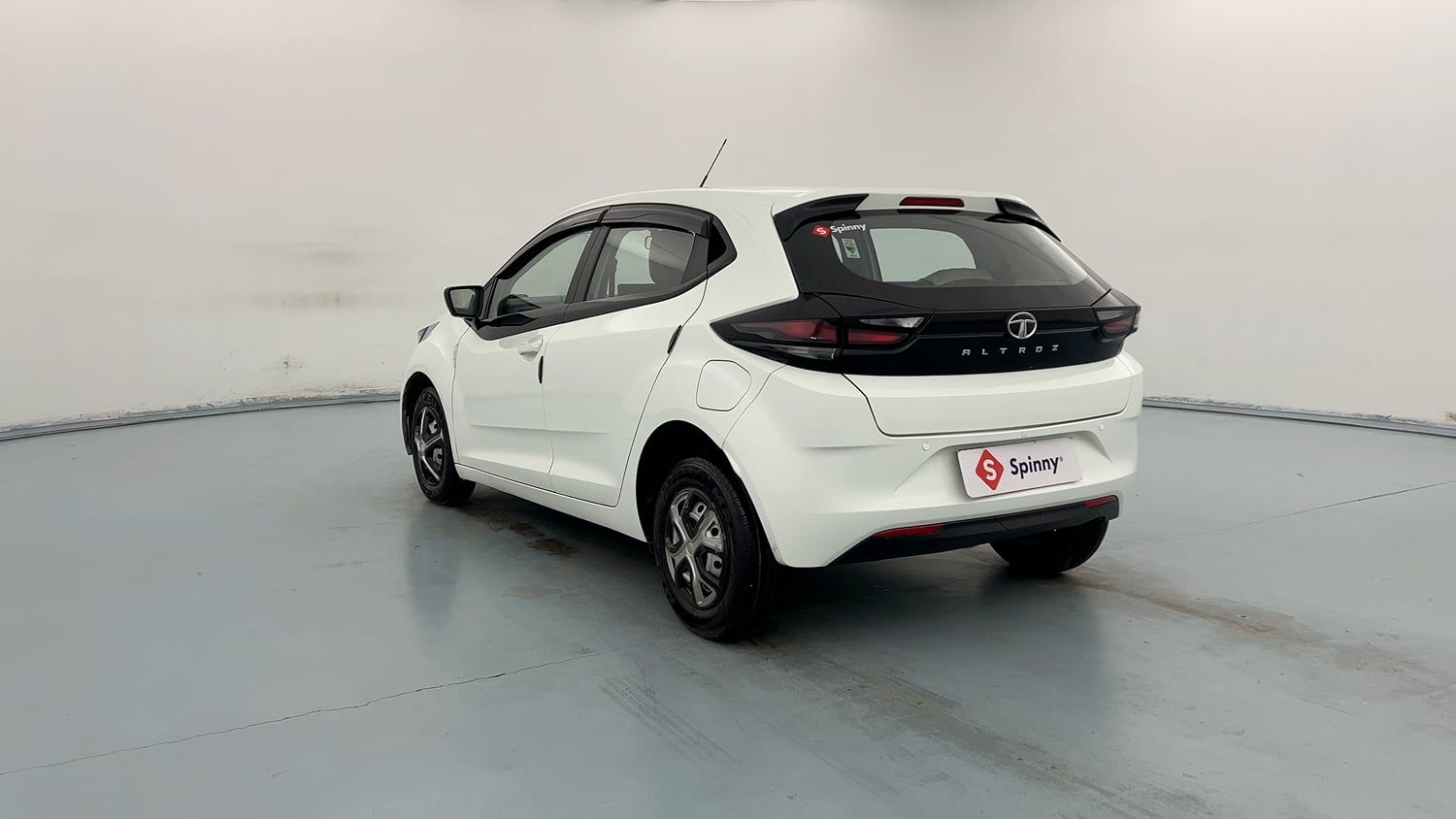 Used 2024 Tata Altroz XE Plus Diesel Diesel Manual exterior LEFT REAR CORNER VIEW
