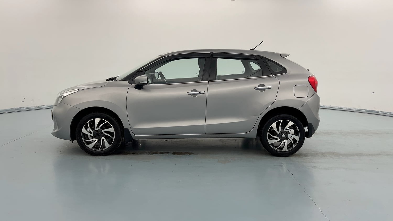 Used 2020 Maruti Suzuki Baleno Zeta Petrol Manual exterior LEFT SIDE VIEW