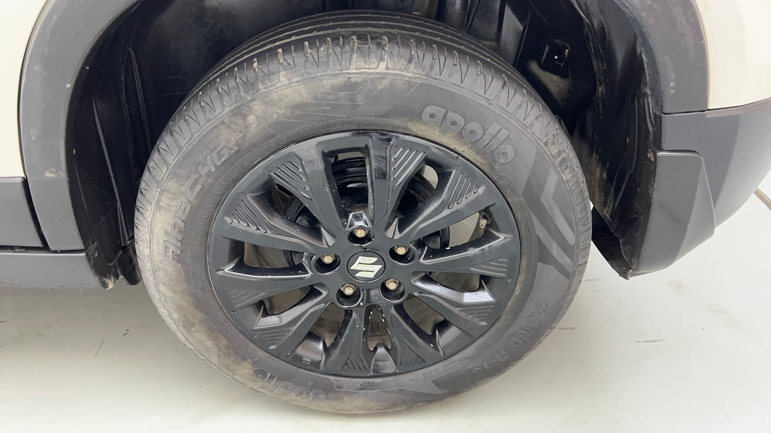 Used 2022 maruti-suzuki Vitara Brezza ZXi Petrol Manual tyres LEFT REAR TYRE RIM VIEW