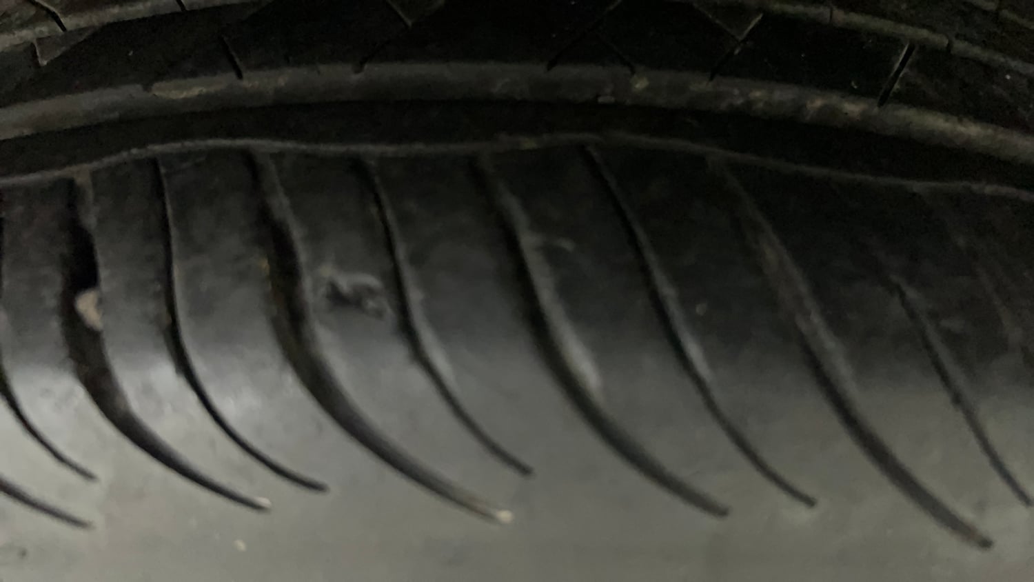 Used 2022 Maruti Suzuki Ciaz Zeta 1.5 Petrol Manual tyres RIGHT FRONT TYRE TREAD VIEW