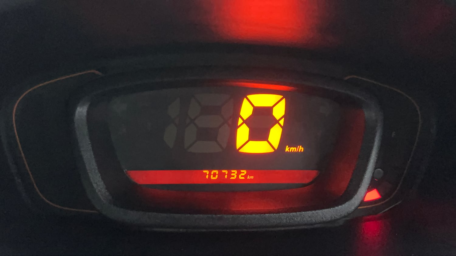 Used 2016 Renault Kwid RXT Petrol Manual interior CLUSTERMETER VIEW