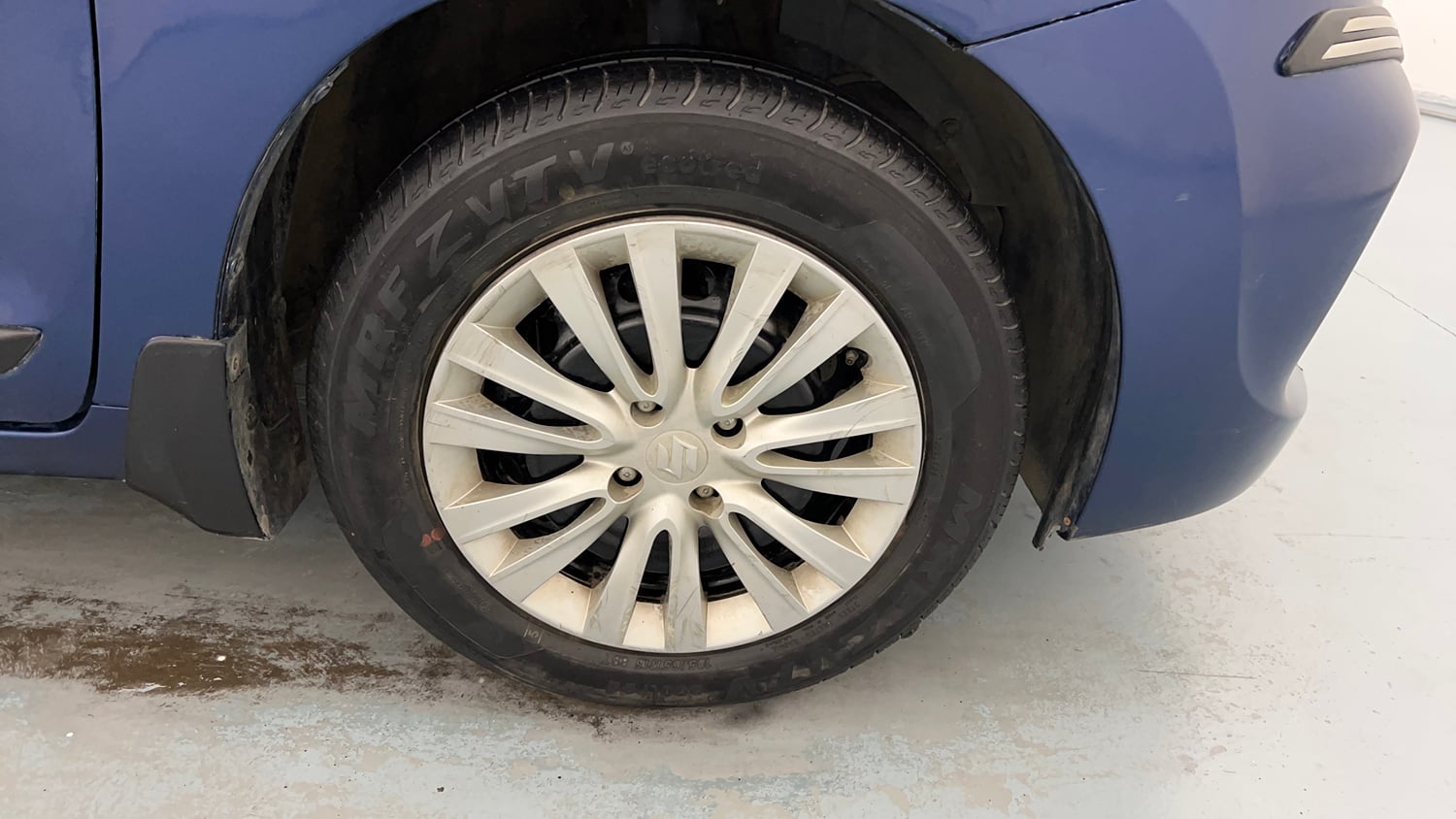 Used 2021 Maruti Suzuki Baleno Delta Petrol Manual tyres RIGHT FRONT TYRE RIM VIEW
