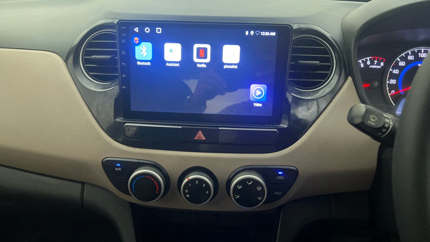 Used 2017 Hyundai Grand i10 Magna AT 1.2 Kappa VTVT Petrol Automatic interior MUSIC SYSTEM & AC CONTROL VIEW