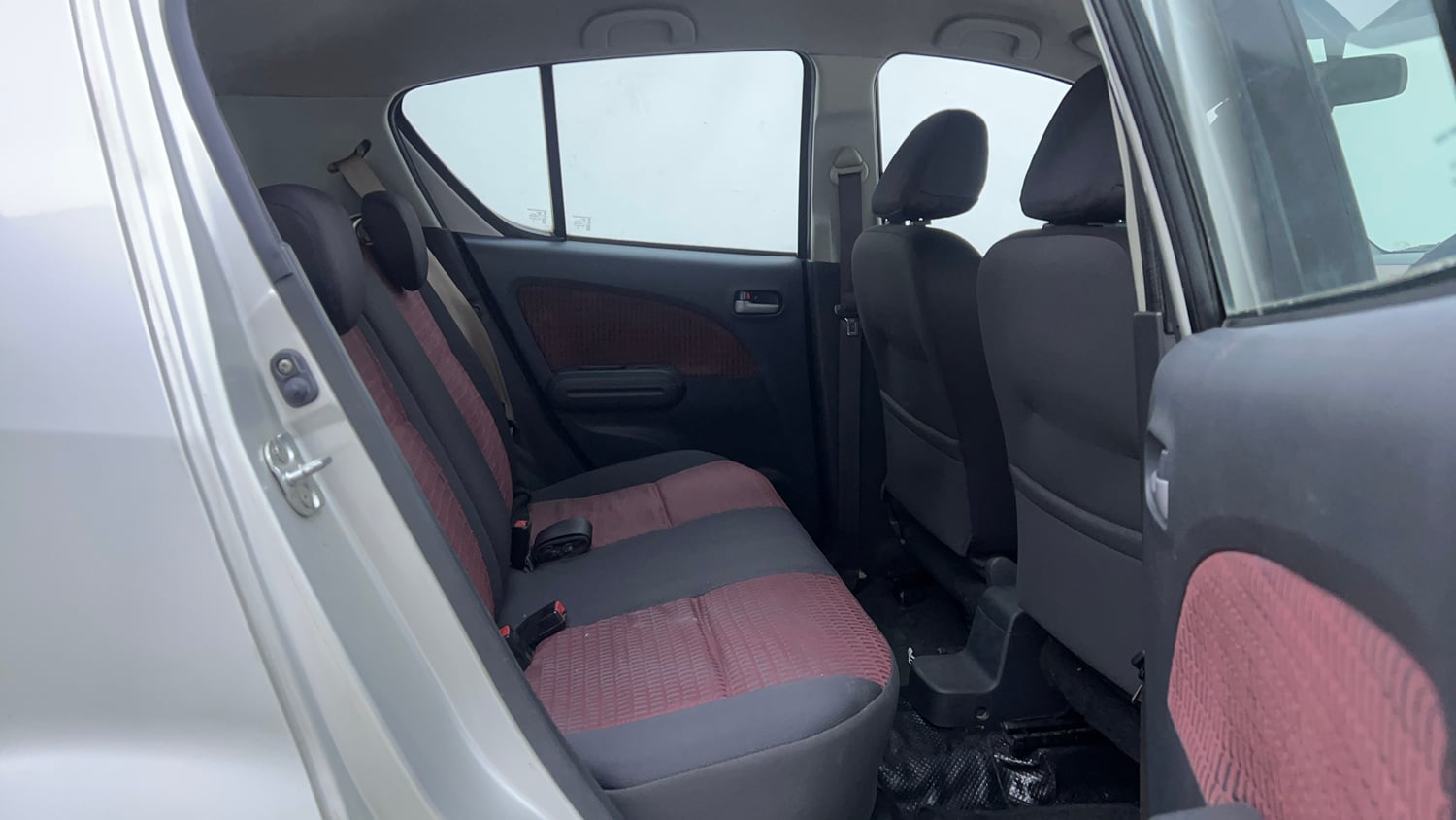 Used 2014 Maruti Suzuki Ritz Vxi BS-IV Petrol Manual interior RIGHT SIDE REAR DOOR CABIN VIEW