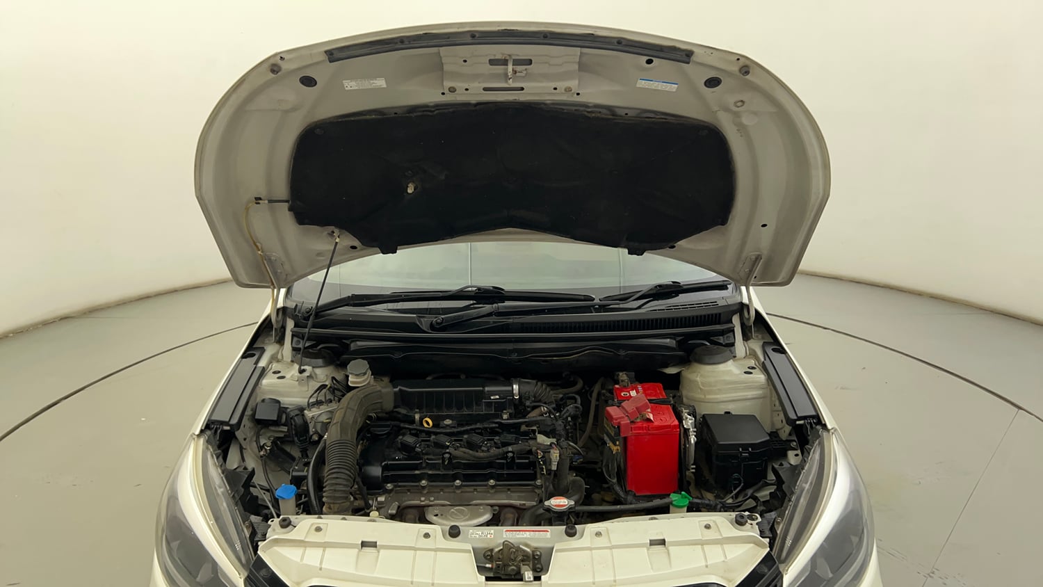 Used 2022 Maruti Suzuki Ciaz Zeta 1.5 Petrol Manual engine ENGINE & BONNET OPEN FRONT VIEW