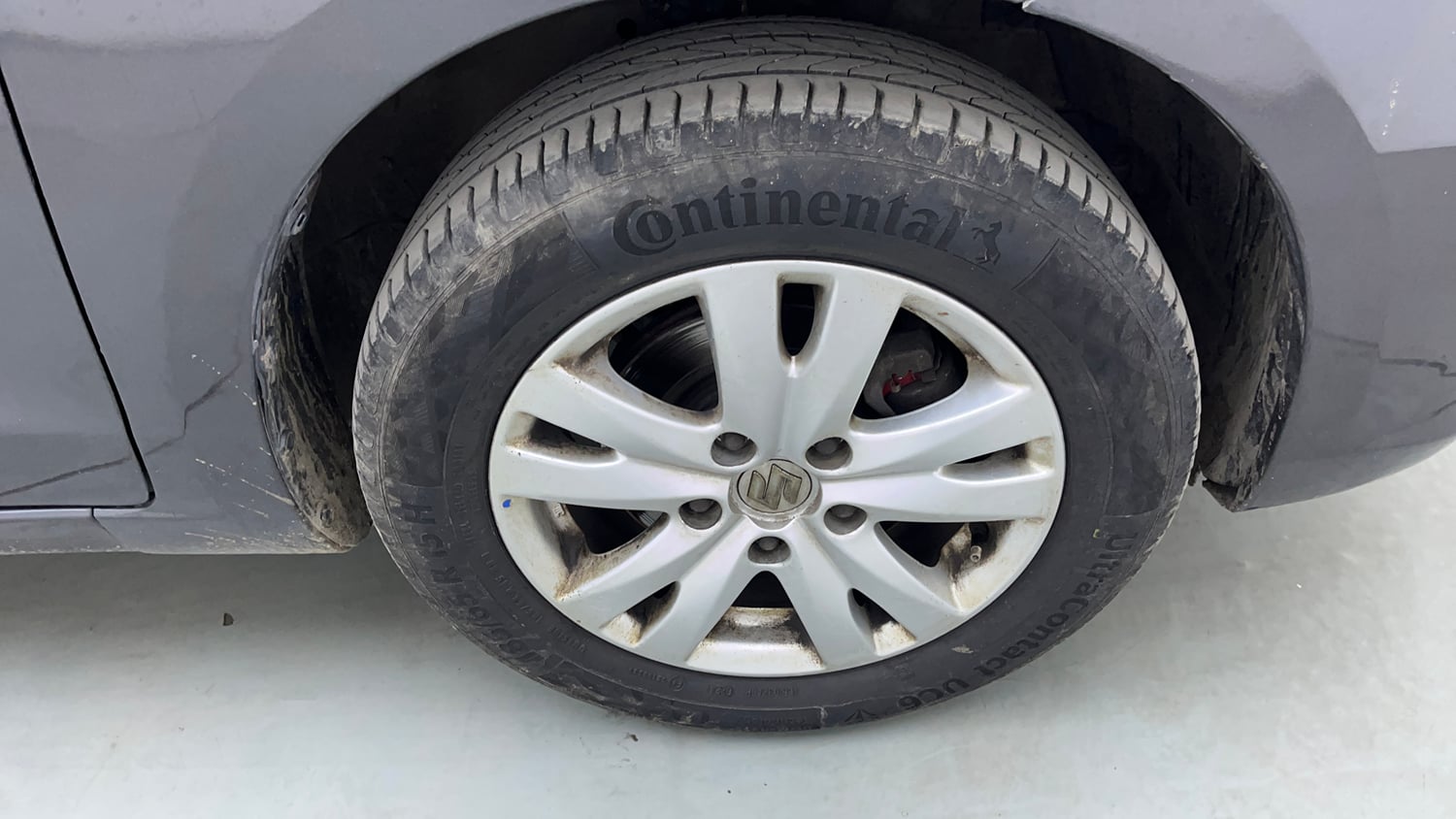 Used 2018 Maruti Suzuki Ertiga ZXI Petrol Manual tyres RIGHT FRONT TYRE RIM VIEW