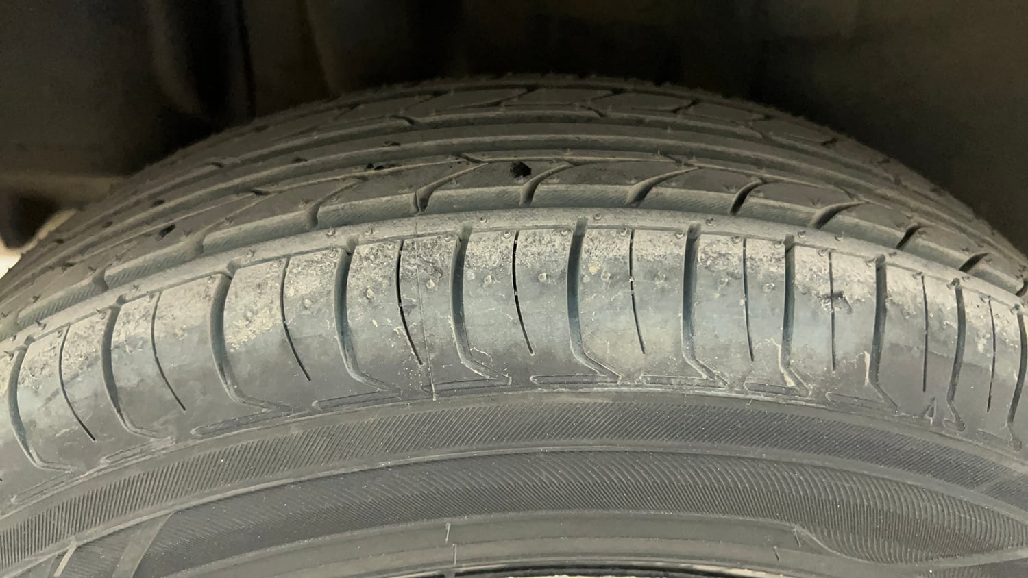 Used 2022 Maruti Suzuki Swift VXi Petrol Manual tyres RIGHT REAR TYRE TREAD VIEW