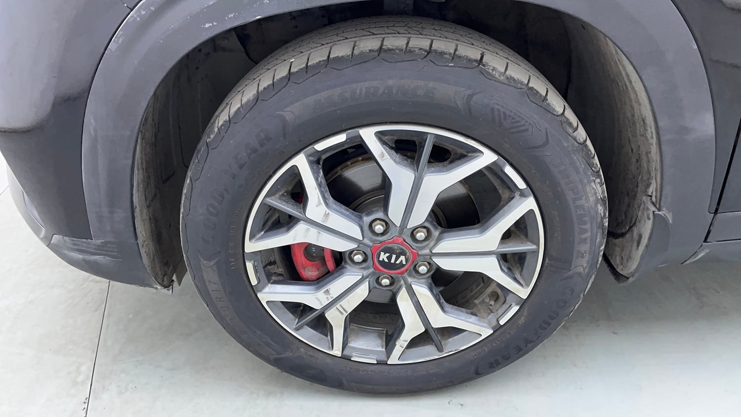 Used 2019 kia Seltos GTX DCT 1.4 Petrol Automatic tyres LEFT FRONT TYRE RIM VIEW