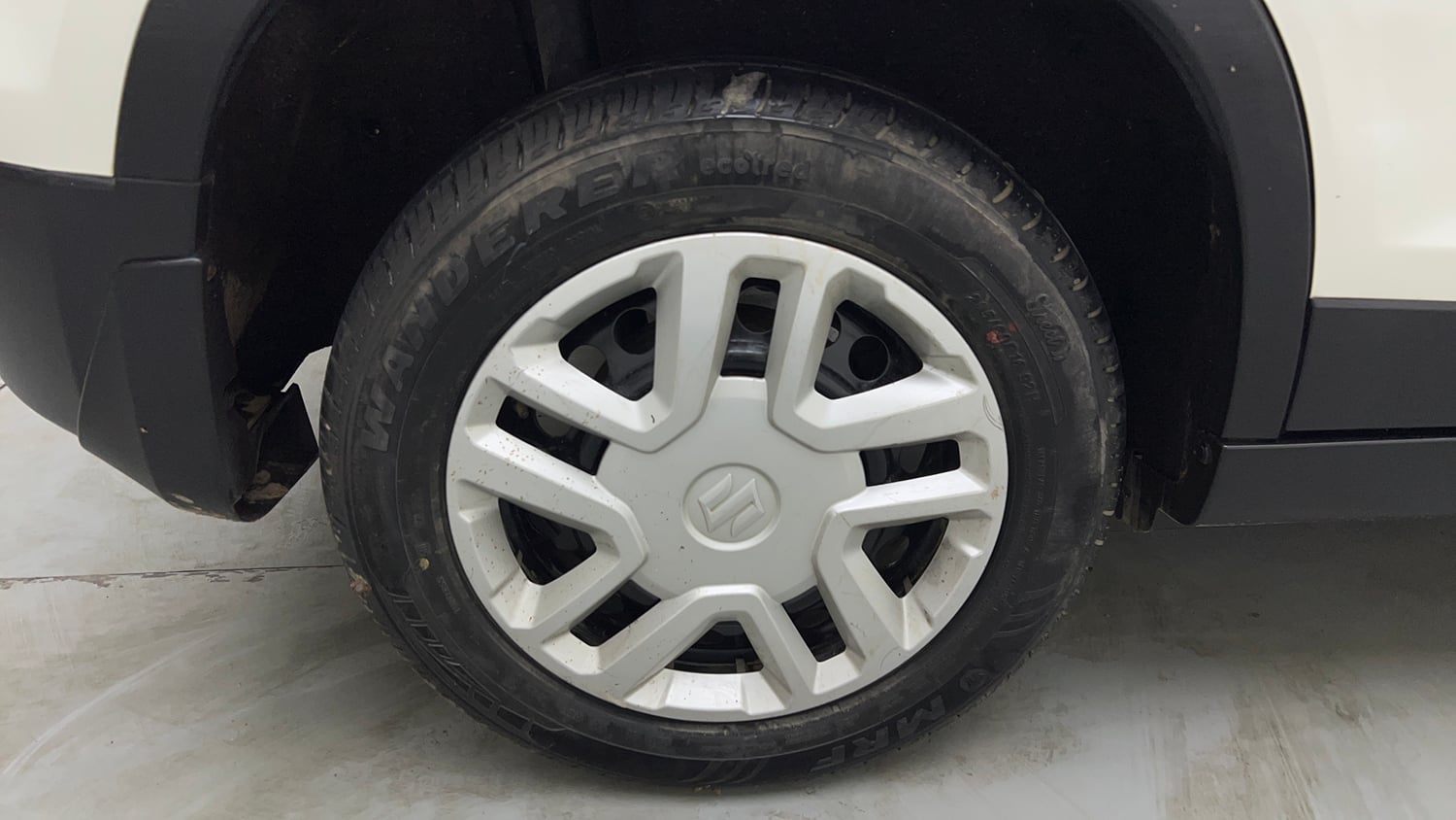 Used 2020 maruti-suzuki Vitara Brezza VXi Petrol Manual tyres RIGHT REAR TYRE RIM VIEW