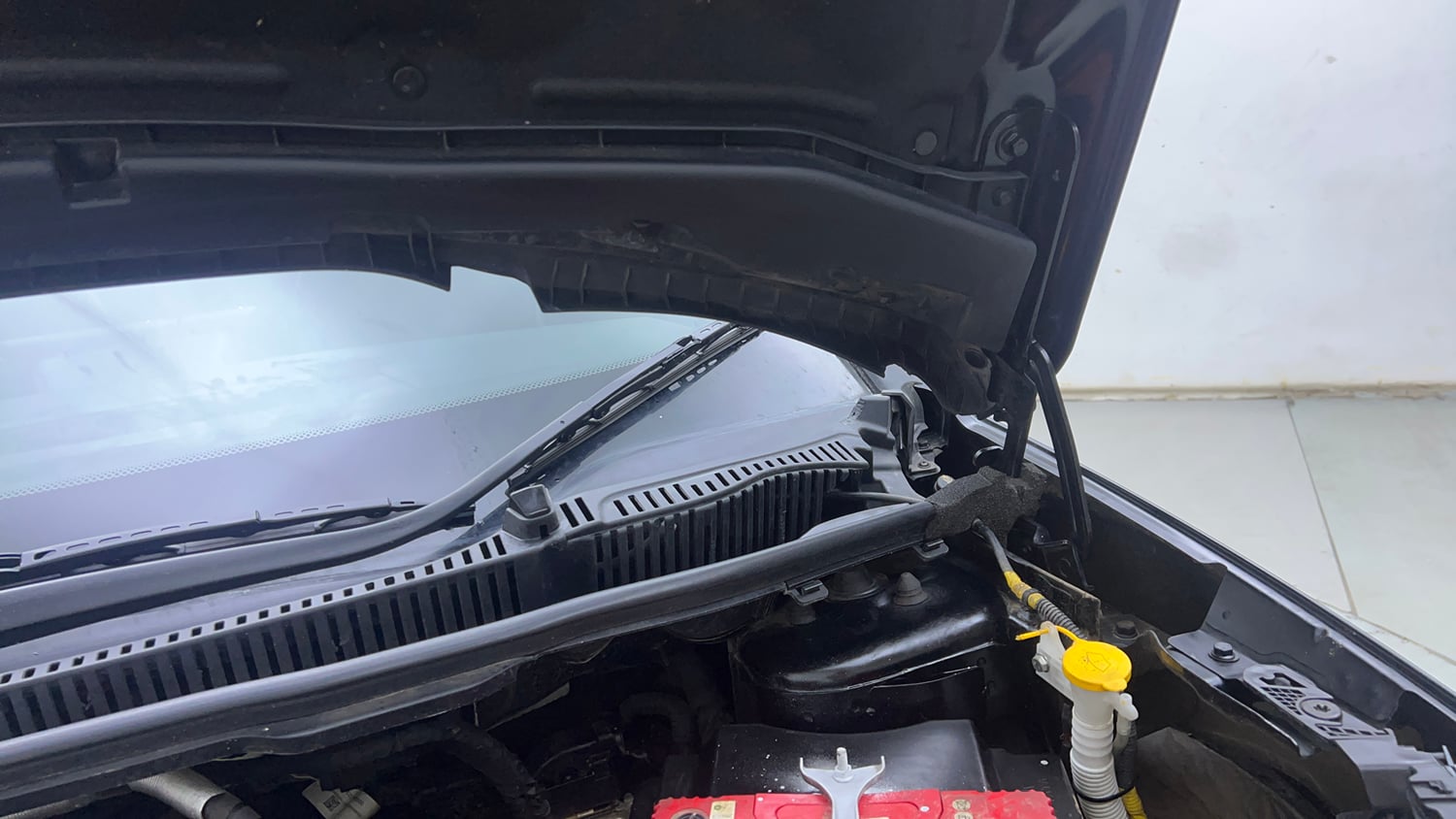 Used 2024 Tata Nexon Fearless Plus (S) 1.5 Diesel 6MT Dark Edition Diesel Manual engine ENGINE LEFT SIDE HINGE & APRON VIEW