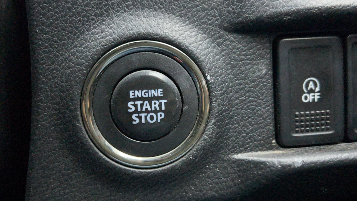 Used 2020 Toyota Urban Cruiser Premium Grade AT Dual Tone Petrol Automatic top_features Keyless start