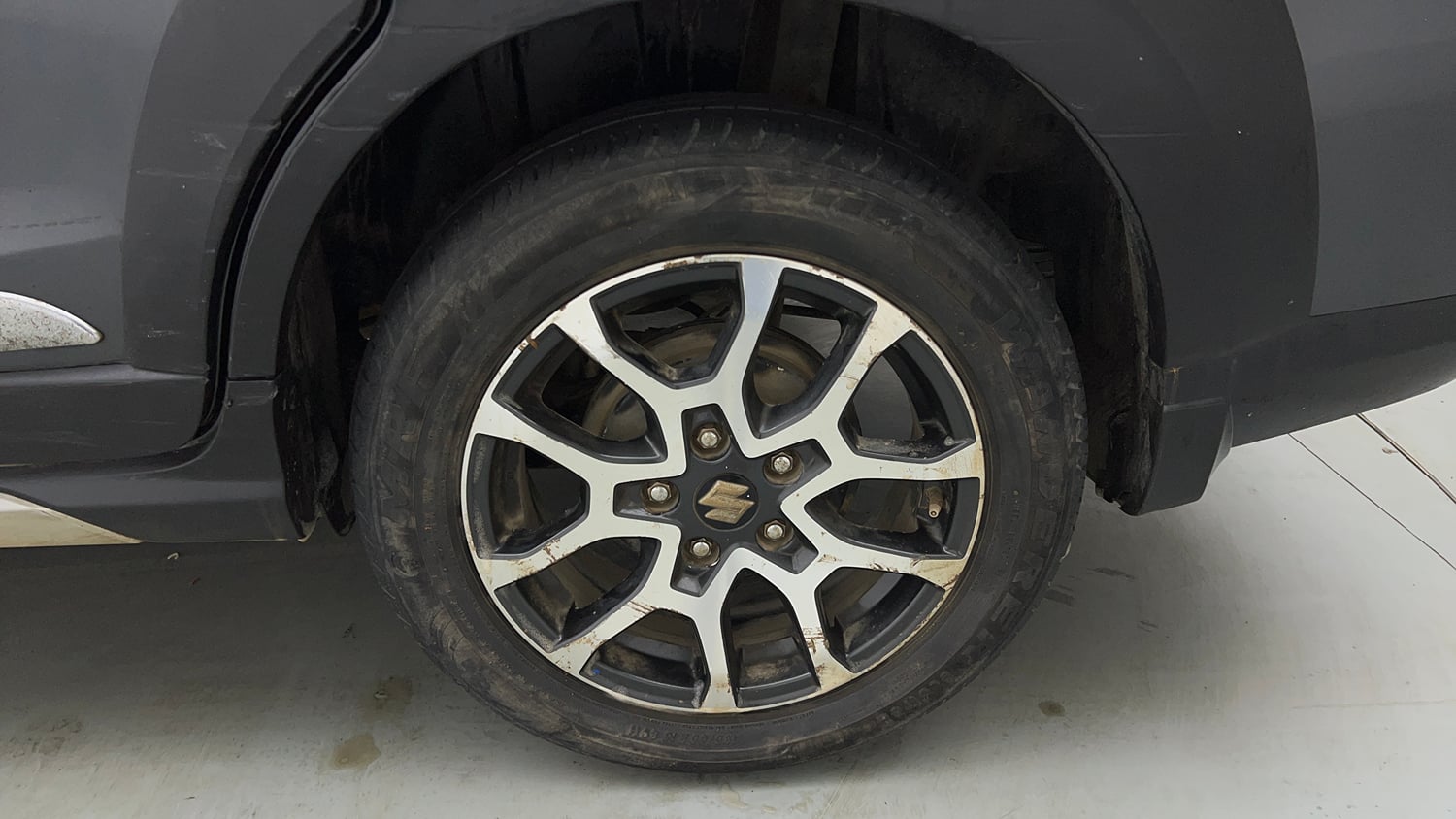 Used 2023 Maruti Suzuki XL6 Zeta MT Petrol Petrol Manual tyres LEFT REAR TYRE RIM VIEW