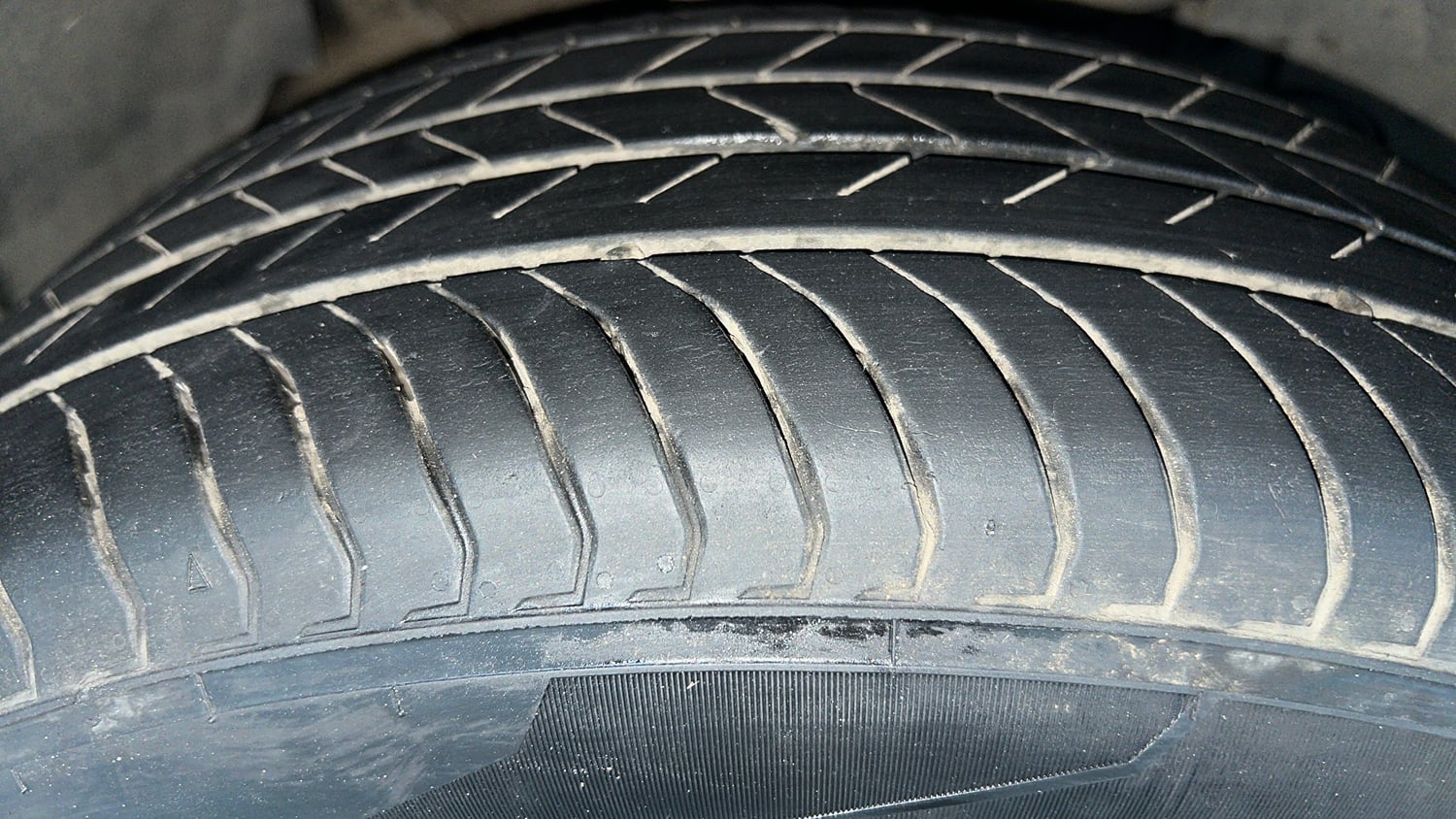 Used 2024 Tata Nexon Creative Plus 1.2 iCNG Cng Manual tyres RIGHT FRONT TYRE TREAD VIEW