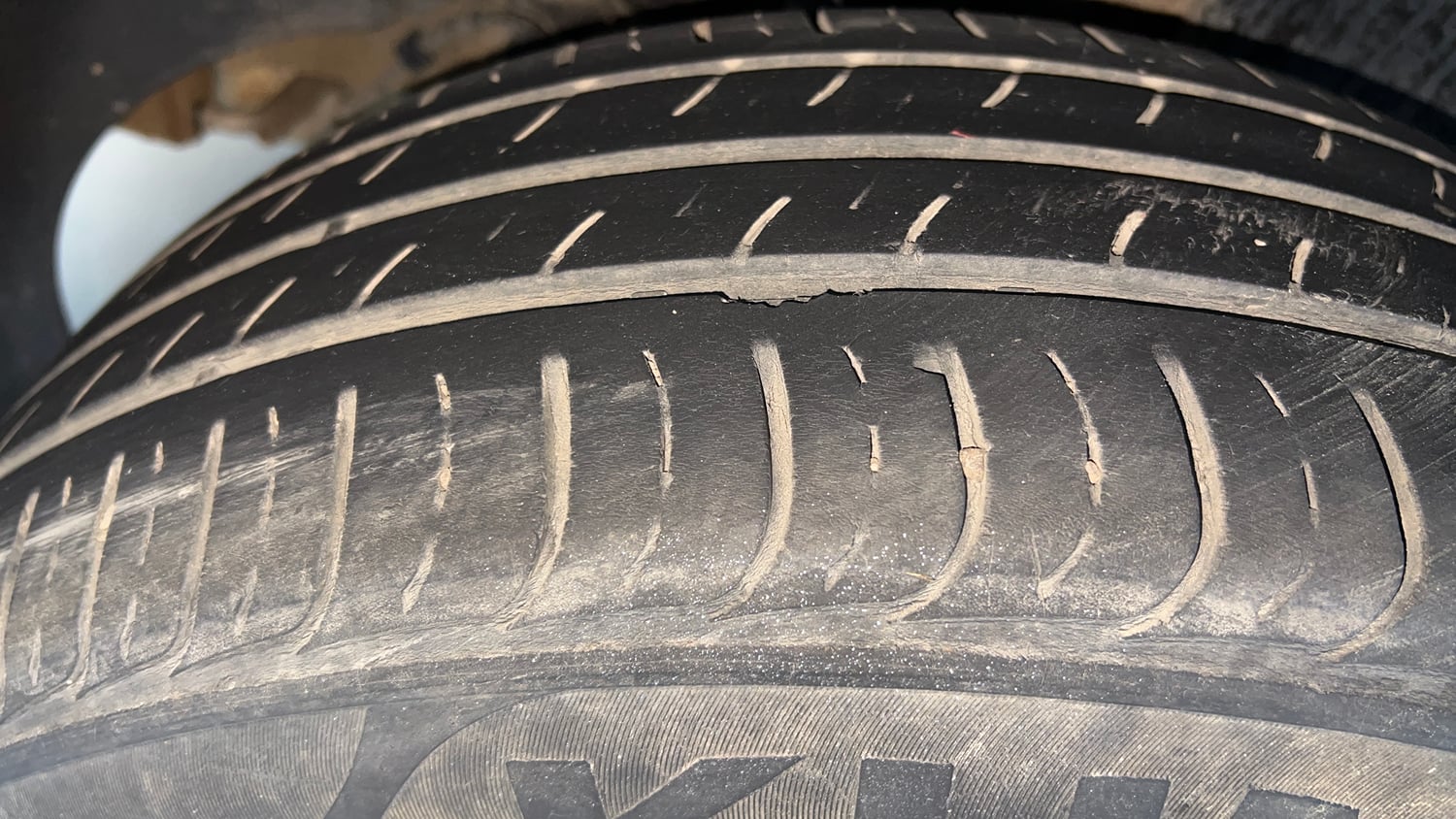 Used 2024 Kia Seltos HTE 1.5 Diesel MT Diesel Manual tyres RIGHT REAR TYRE TREAD VIEW