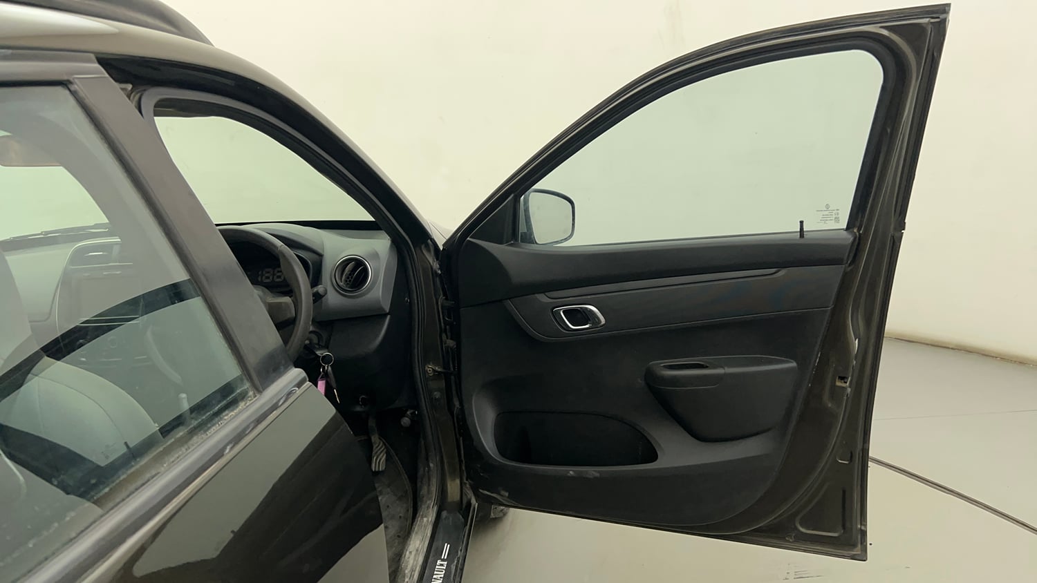 Used 2019 Renault Kwid RXT (O) 1.0 SCE Edition Petrol Manual interior RIGHT FRONT DOOR OPEN VIEW
