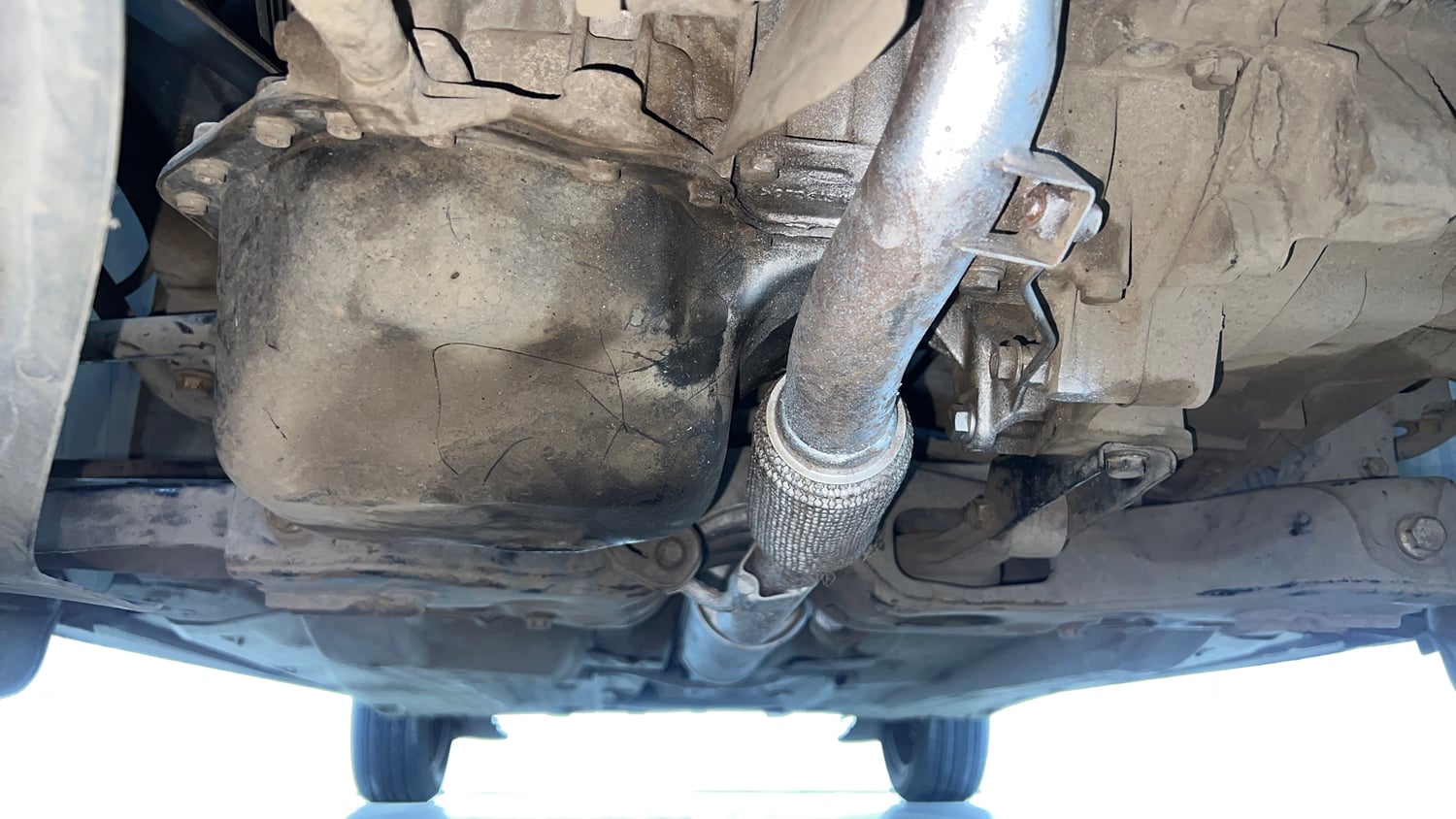 Used 2016 Volkswagen Ameo Comfortline 1.2L (P) Petrol Manual extra FRONT LEFT UNDERBODY VIEW