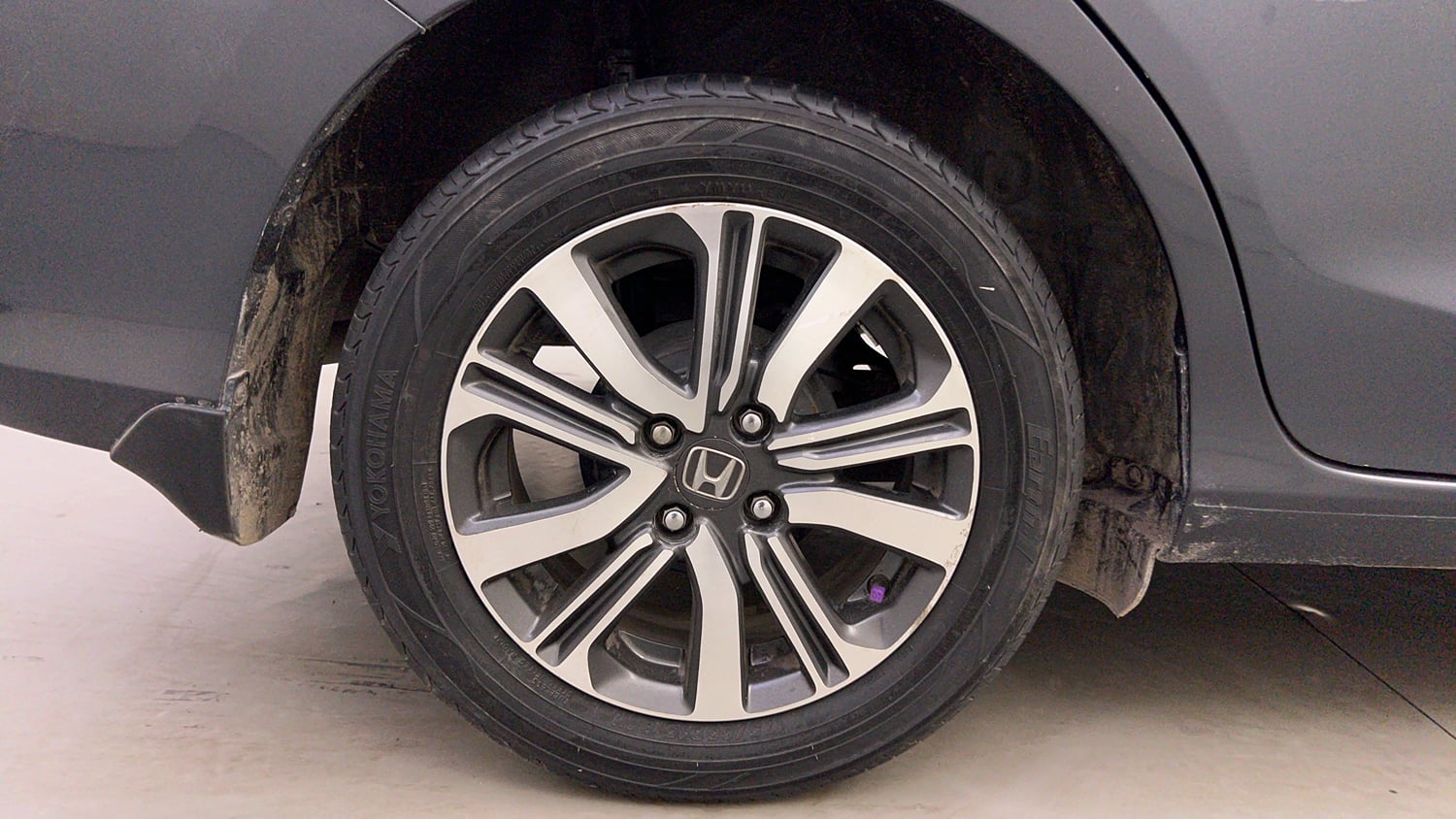 Used 2021 Honda Amaze VX MT 1.5 Diesel Diesel Manual tyres RIGHT REAR TYRE RIM VIEW