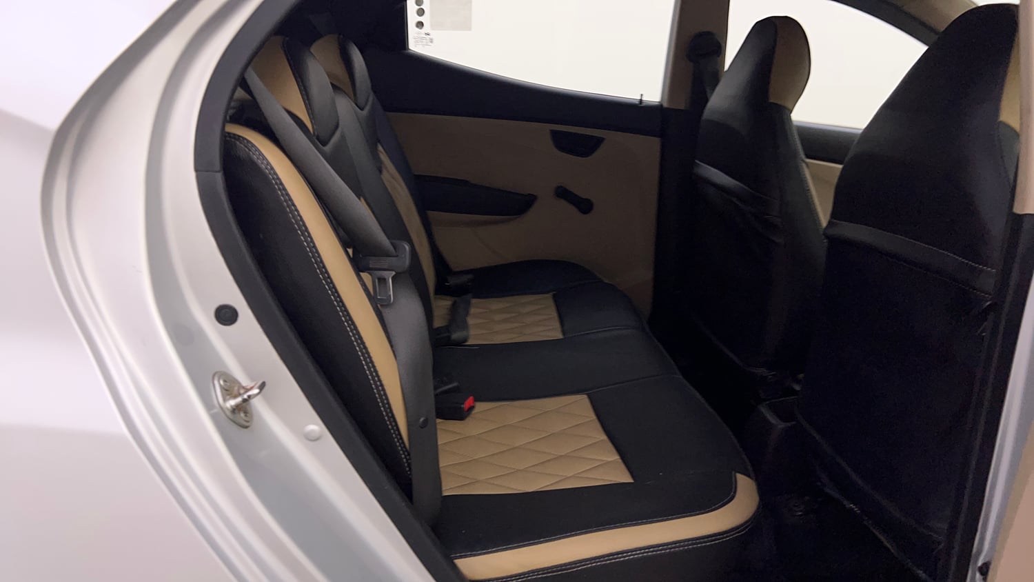 Used 2014 Hyundai Eon Era + Petrol Manual interior RIGHT SIDE REAR DOOR CABIN VIEW
