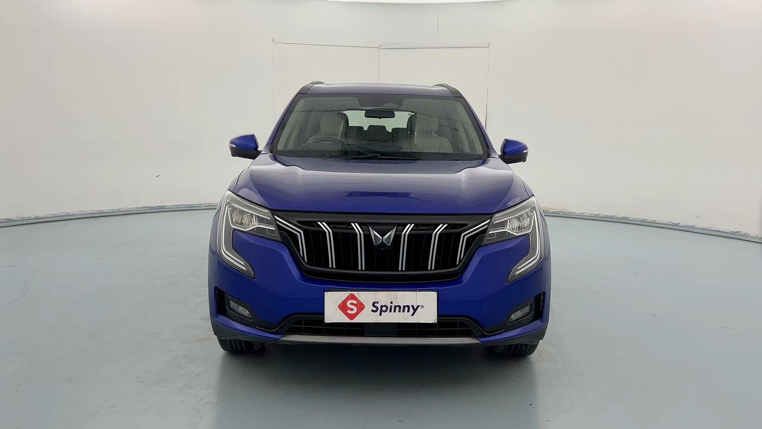 Used 2021 Mahindra XUV700 AX 7 Petrol AT Luxury Pack 7 STR Petrol Automatic exterior FRONT VIEW