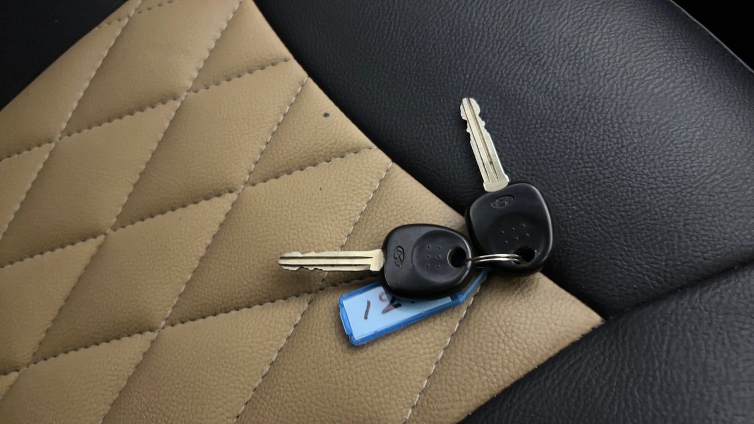 Used 2014 Hyundai Eon Era + Petrol Manual extra CAR KEY VIEW