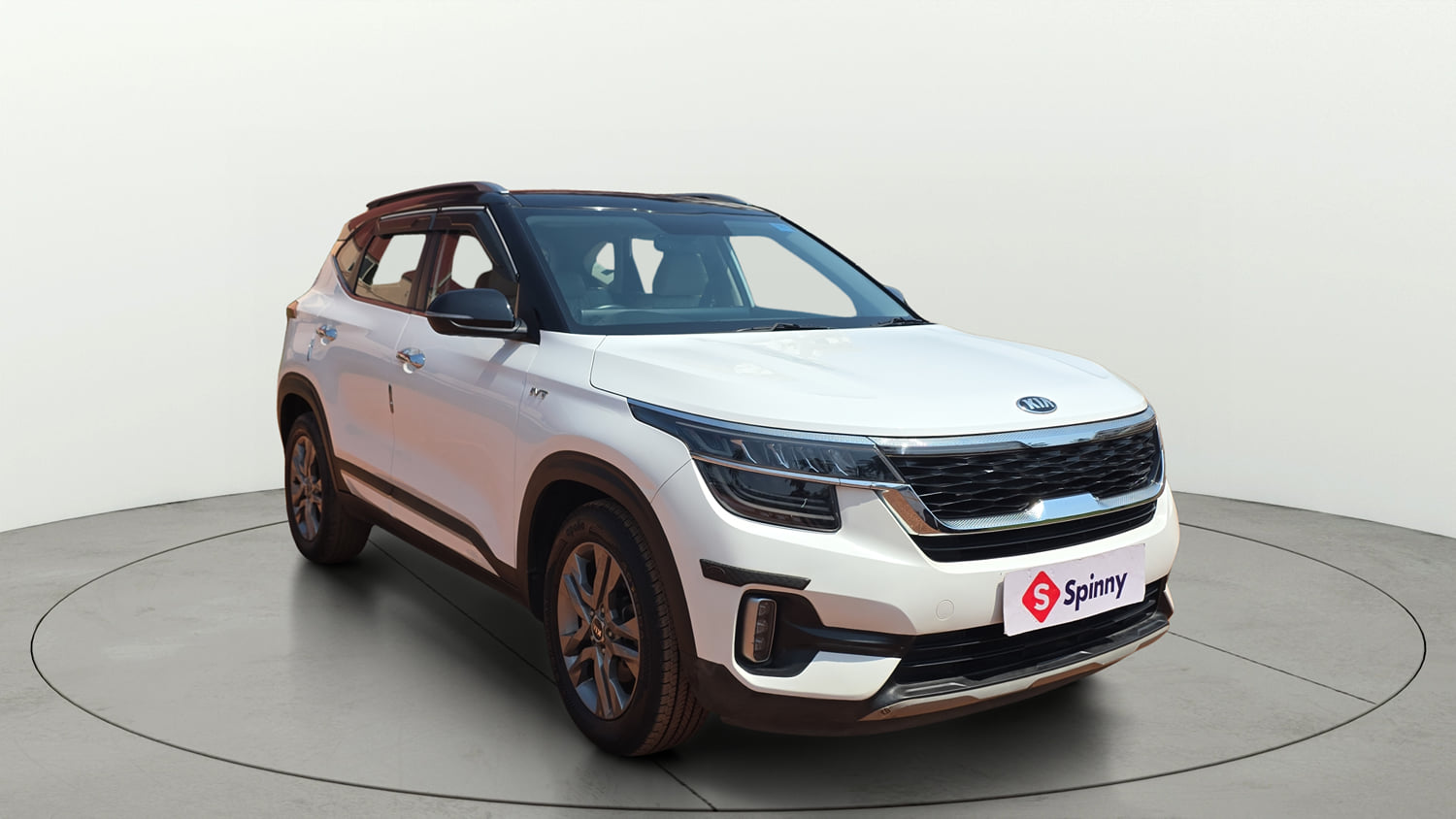 Used 2020 Kia Seltos HTX IVT 1.5 Petrol Automatic exterior RIGHT FRONT CORNER VIEW