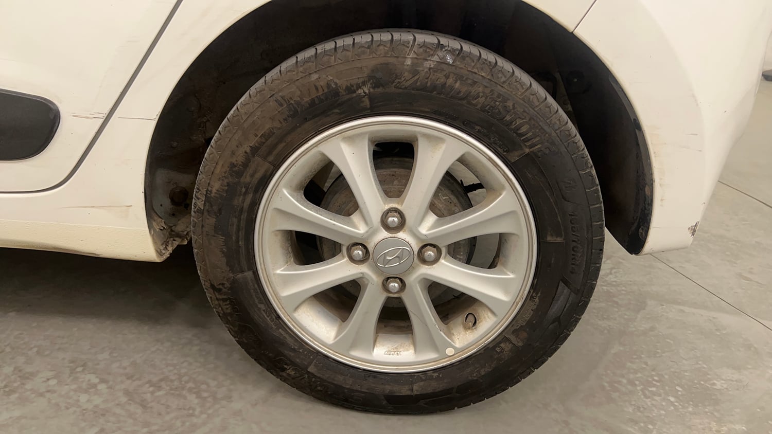 Used 2015 Hyundai Grand i10 Asta AT 1.2 Kappa VTVT Petrol Automatic tyres LEFT REAR TYRE RIM VIEW